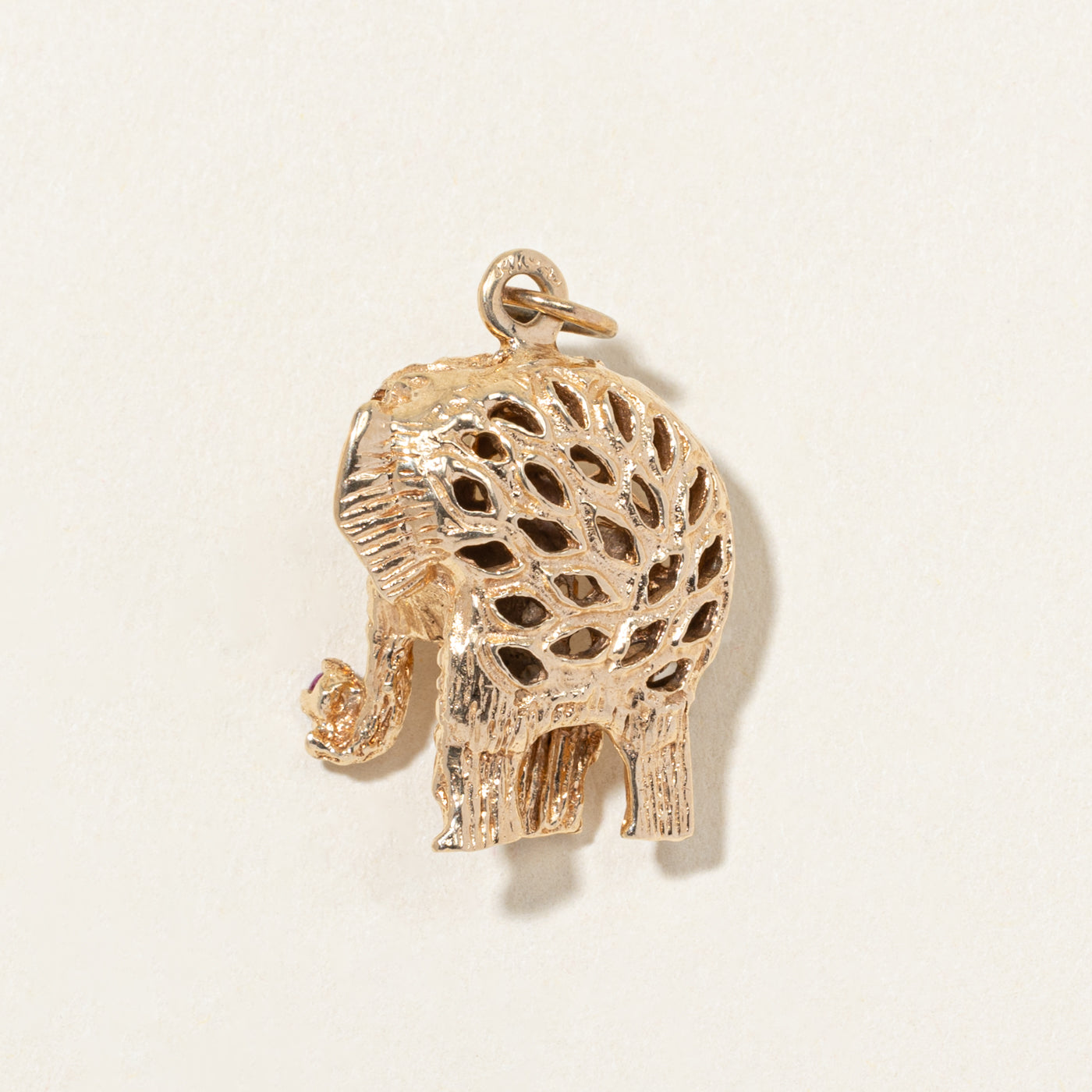 Breloque éléphant en or jaune 14 carats