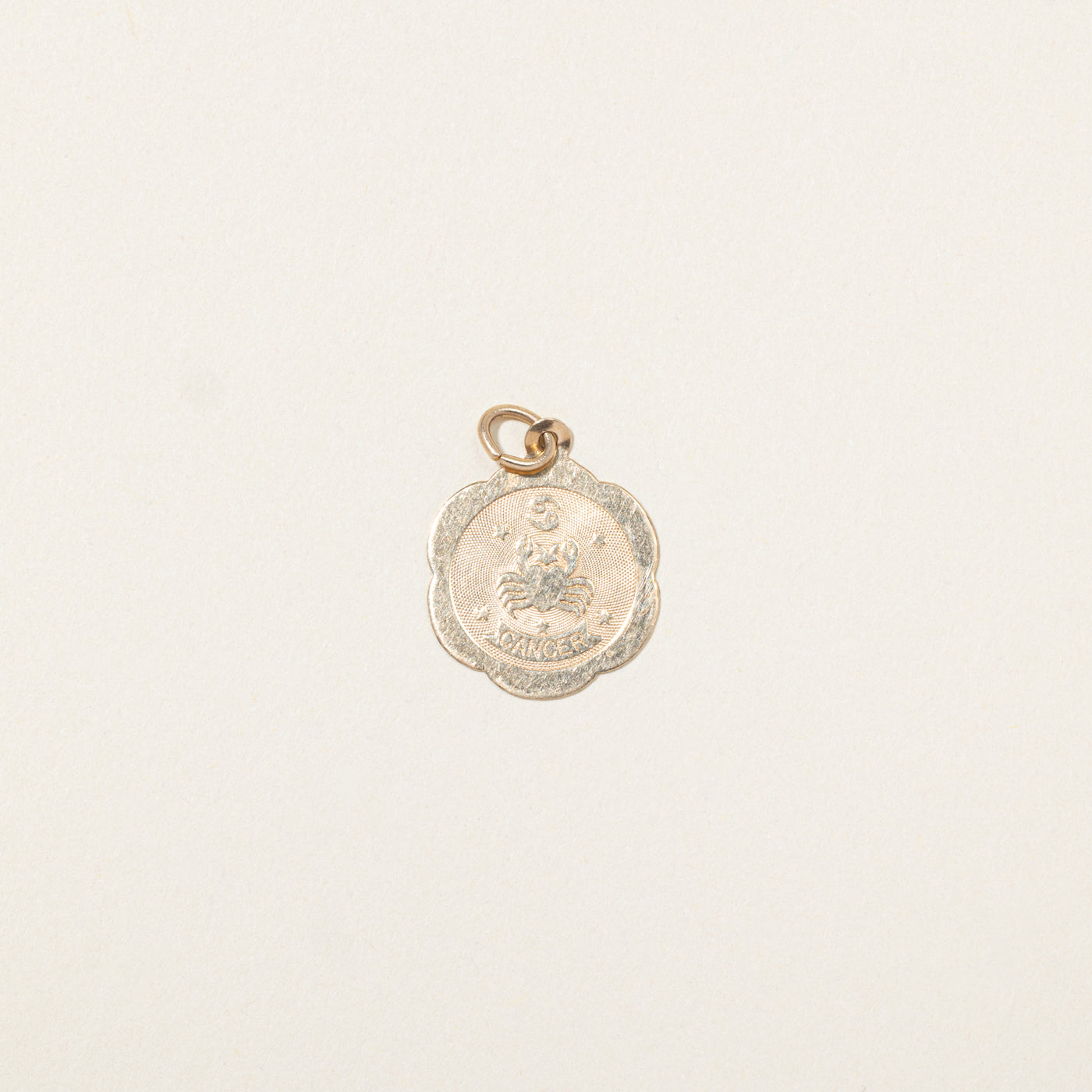 Breloque Cancer en or jaune 10 carats