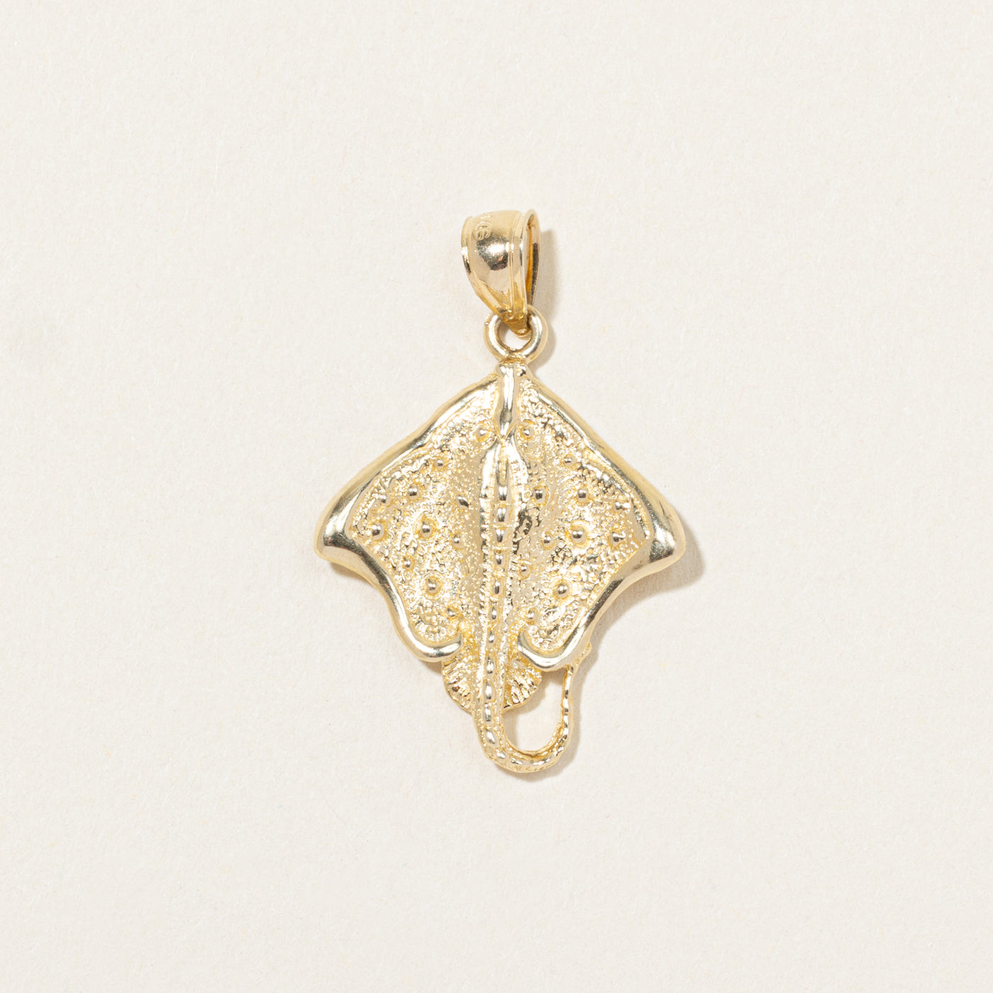 14k Yellow Gold Stingray Pendant