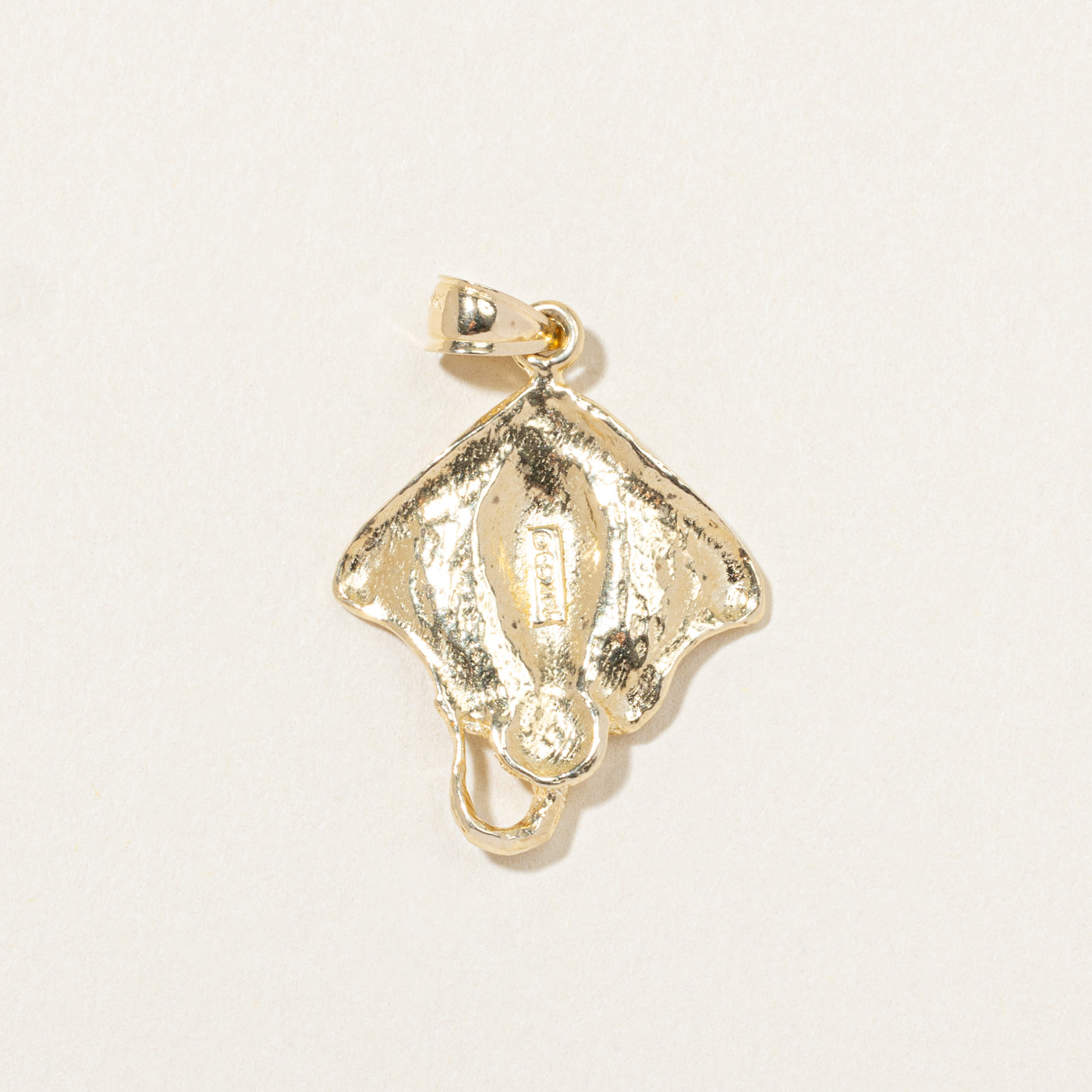 14k Yellow Gold Stingray Pendant