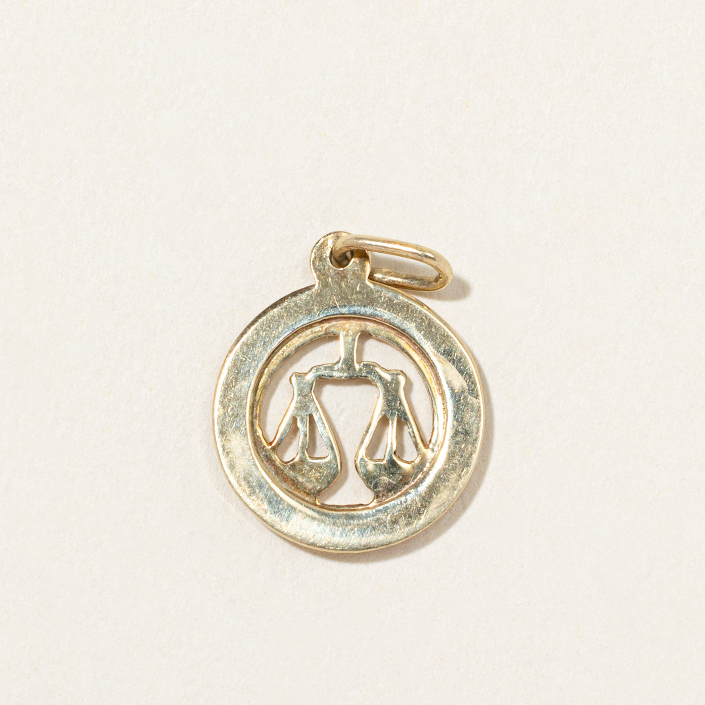 Breloque Balance en or jaune 14 carats