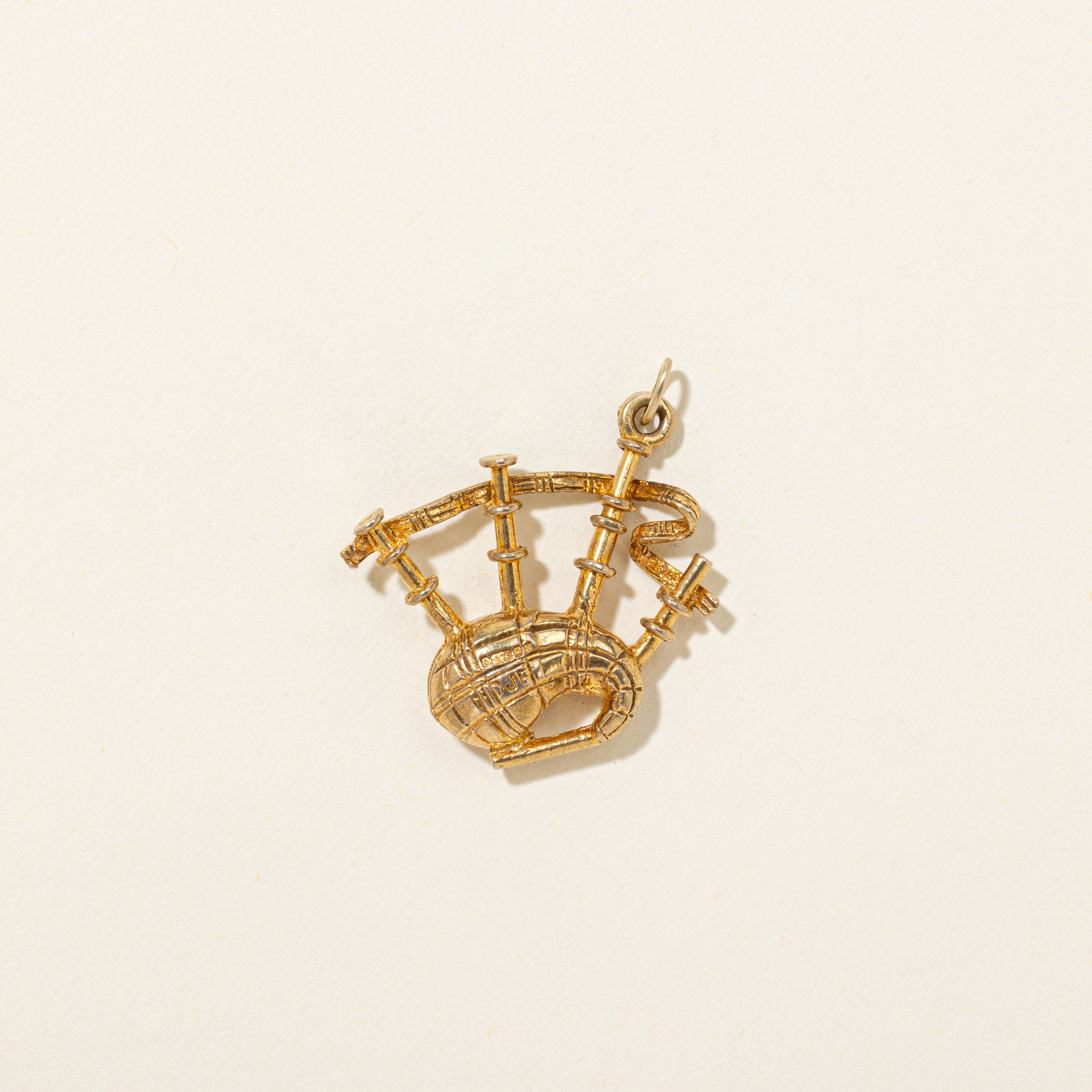 1967 Edinburgh 10k Yellow Gold Bagpipe Charm
