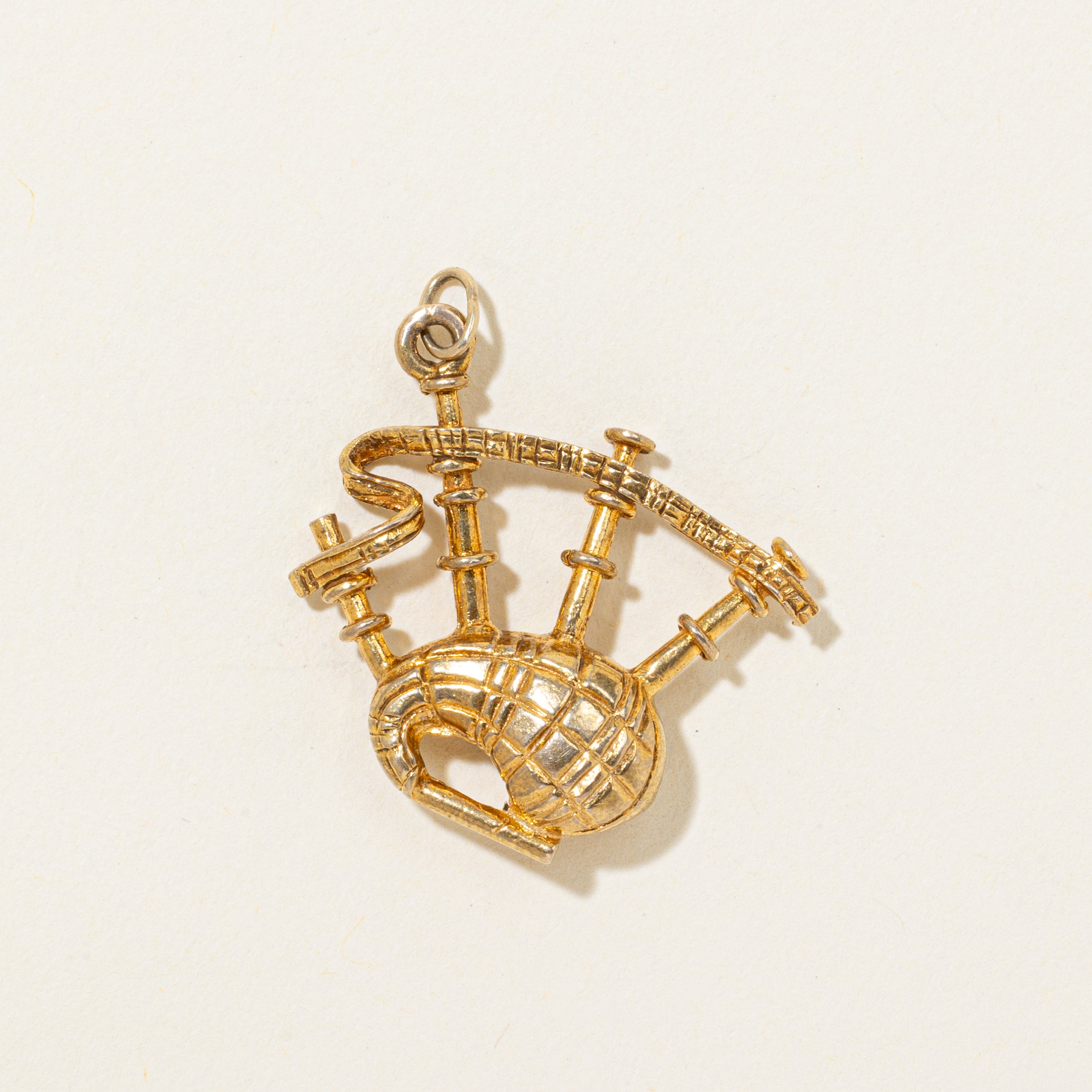 1967 Edinburgh 10k Yellow Gold Bagpipe Charm