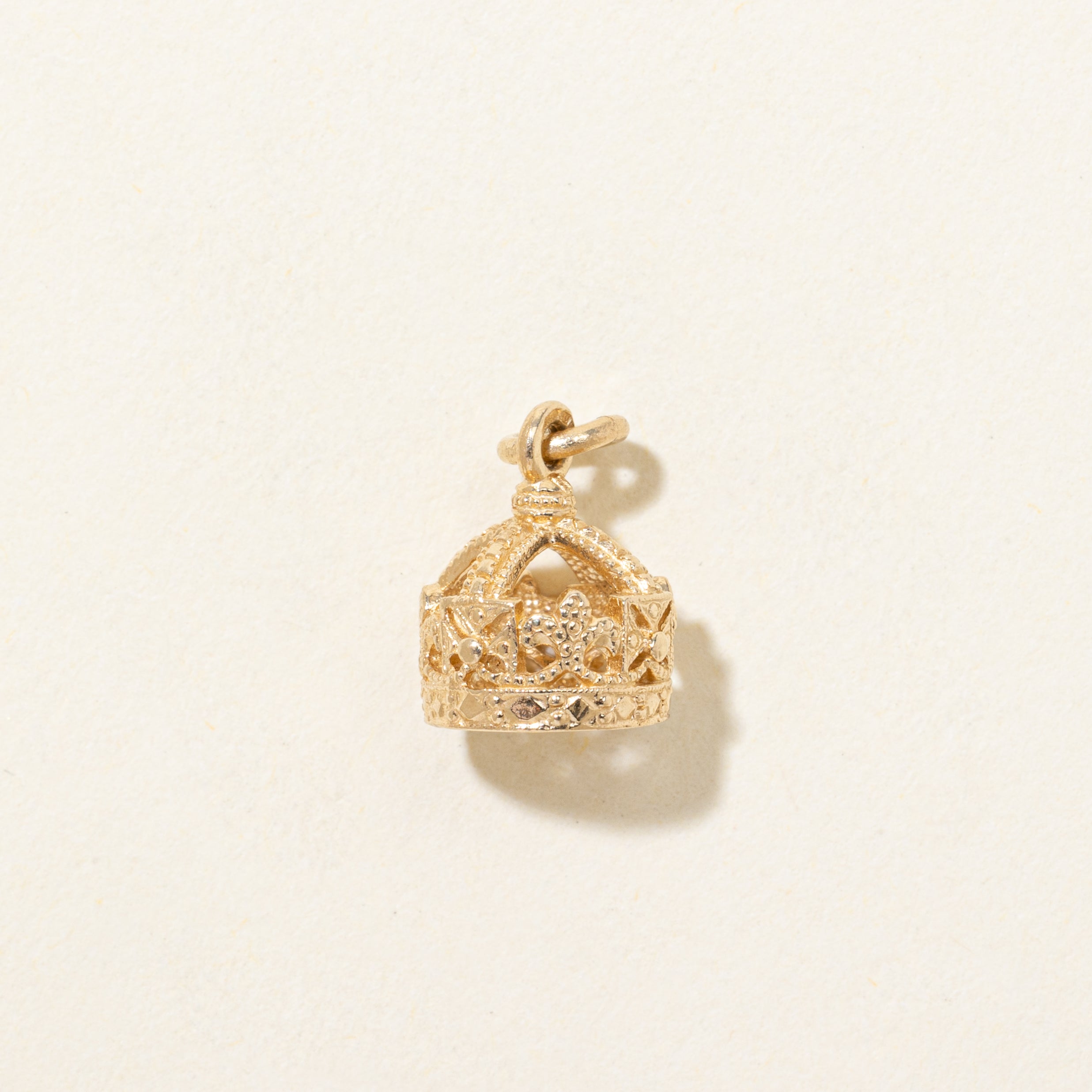 Breloque couronne en or jaune 14 carats à grain fin