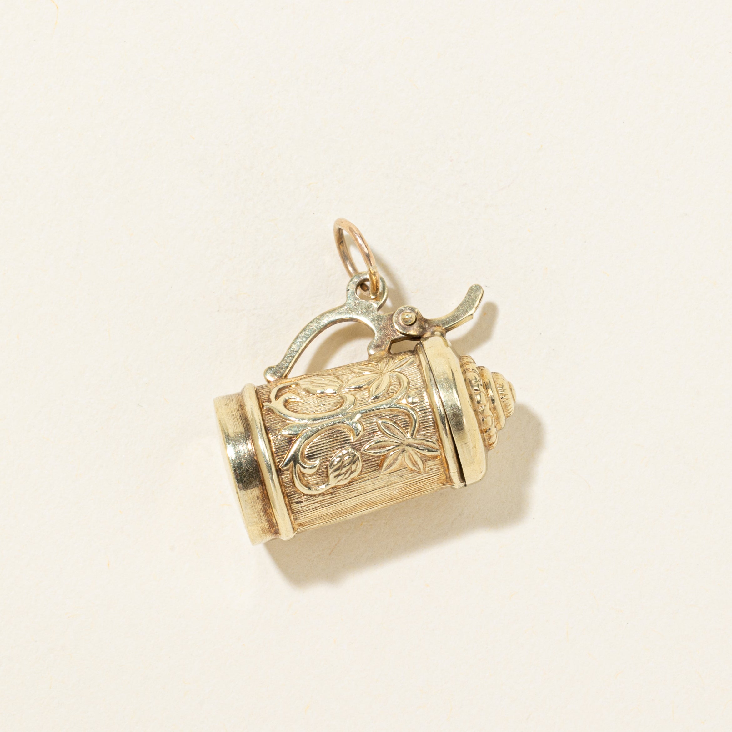14k Yellow Gold Embossed Beer Stein Charm