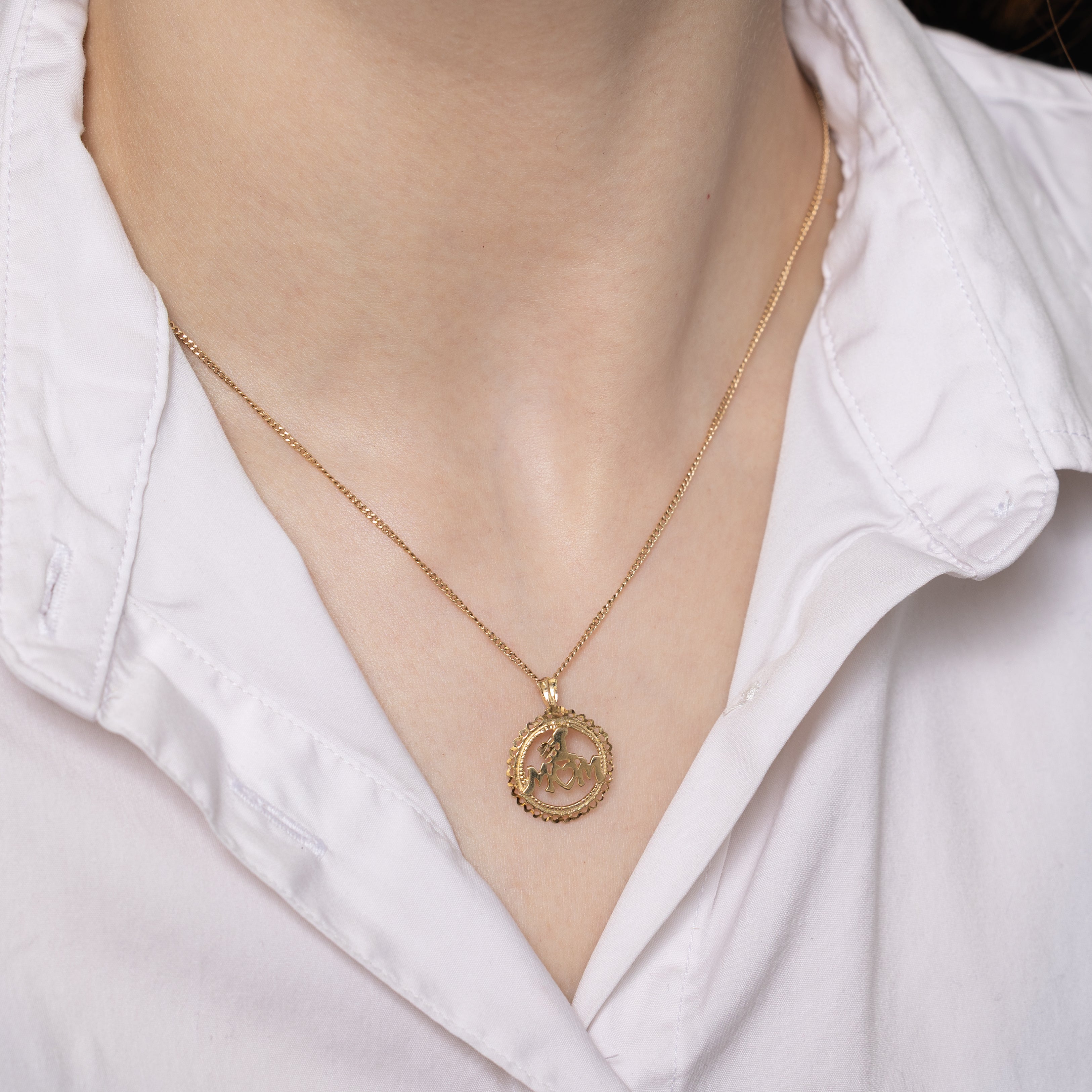 10k Yellow Gold Scalloped "M♡M" Pendant