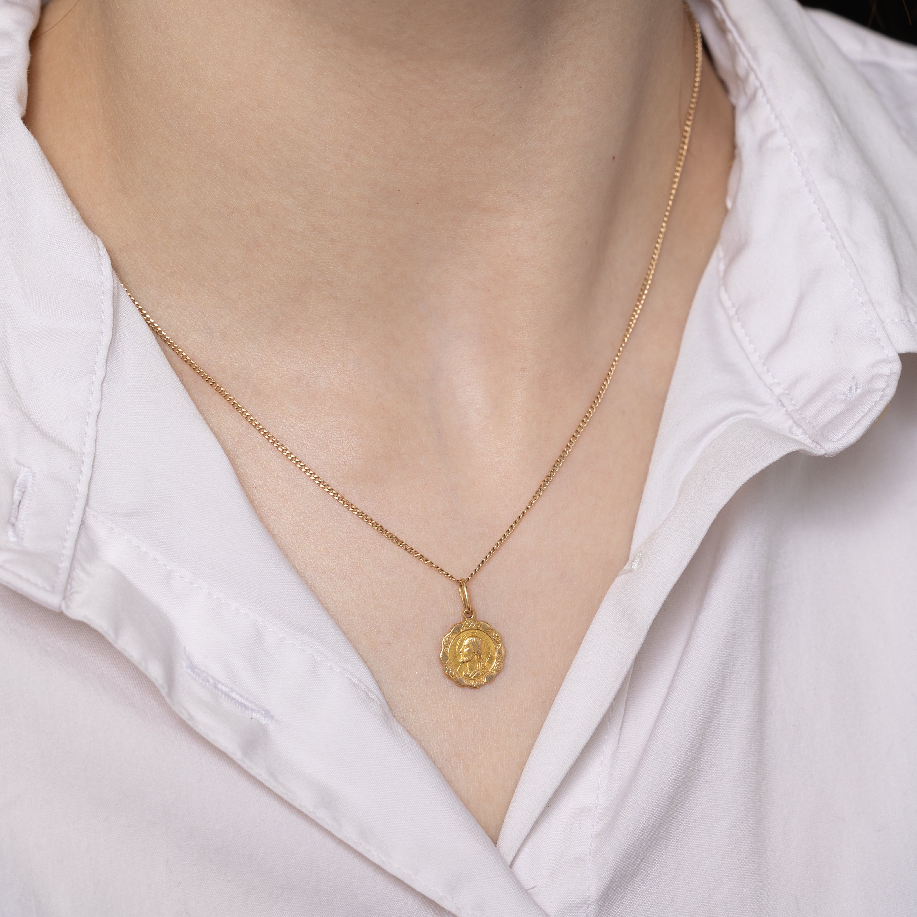 Vintage Italian 18k Yellow Gold 'Dio ti Protegga' Jesus Charm