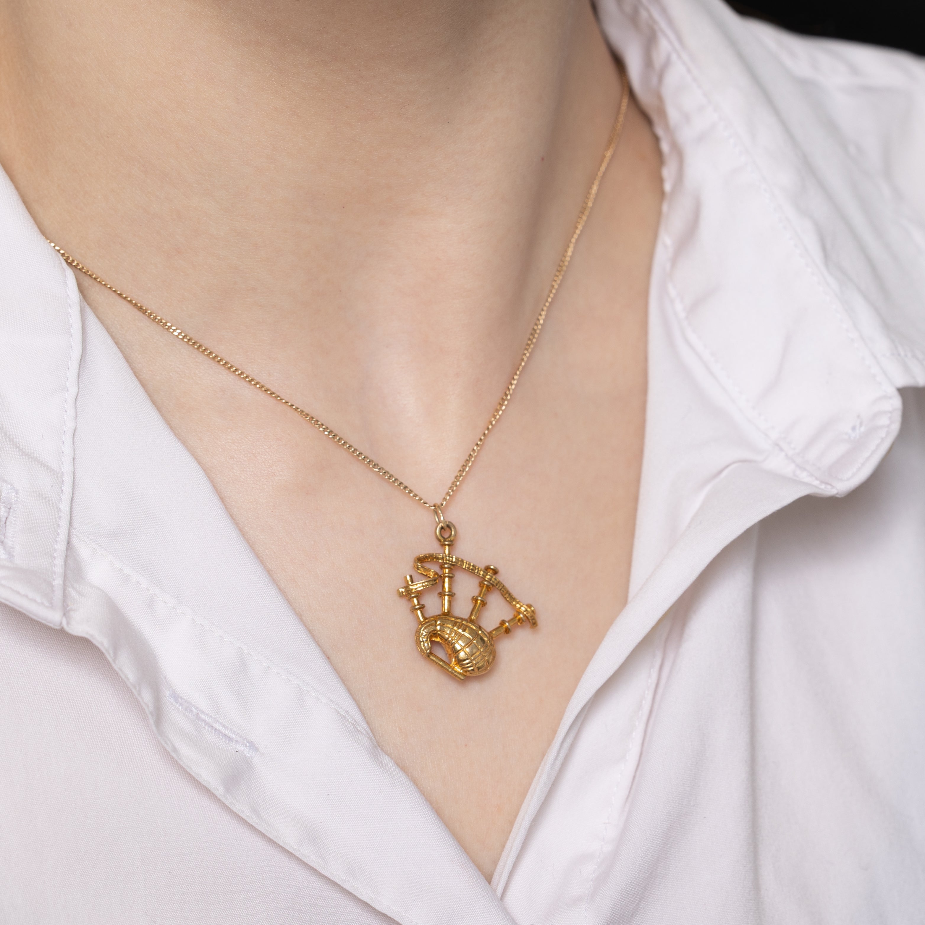 1967 Edinburgh 10k Yellow Gold Bagpipe Charm