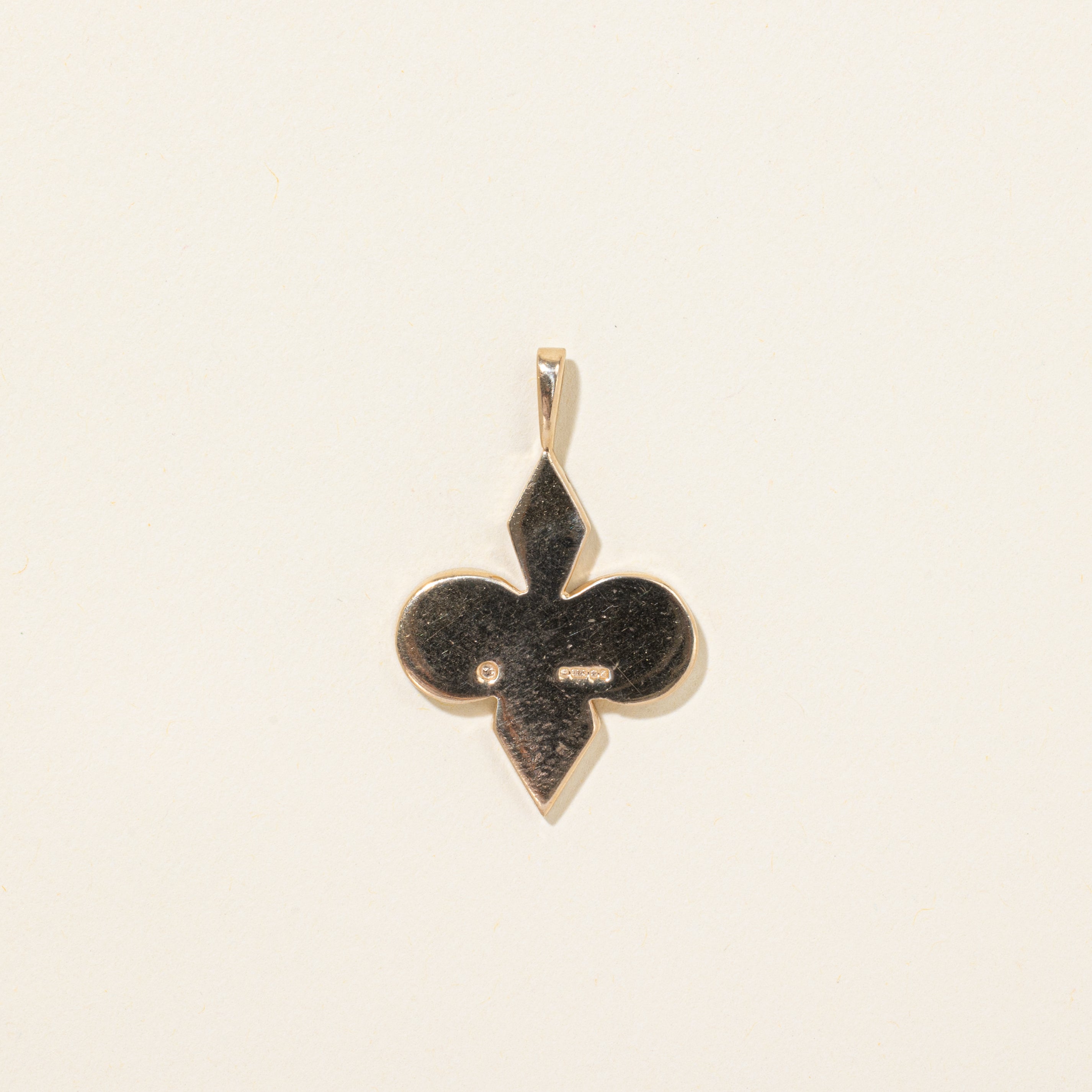 1975 Edinburgh 9k Yellow Gold Embossed Swirl Pendant