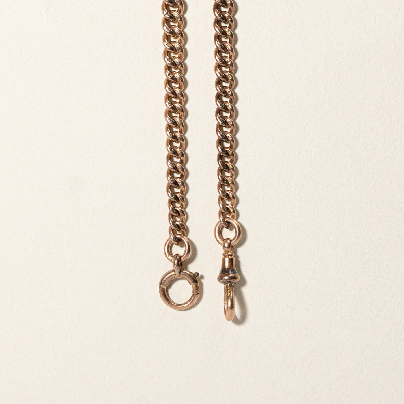 Chaîne de montre Chester 1908 en or rose 9 carats, maillons gourmette, barre en T | 39,4 cm