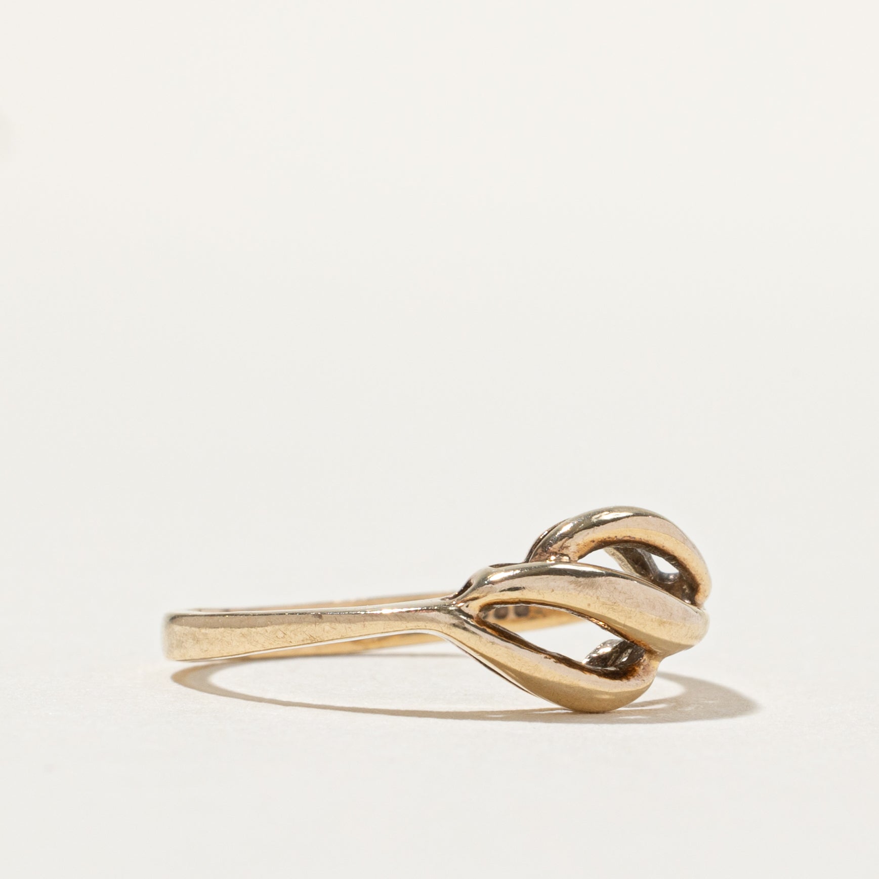 Bague Bypass en or jaune 9 carats, Londres, 1985 | Taille 4,75