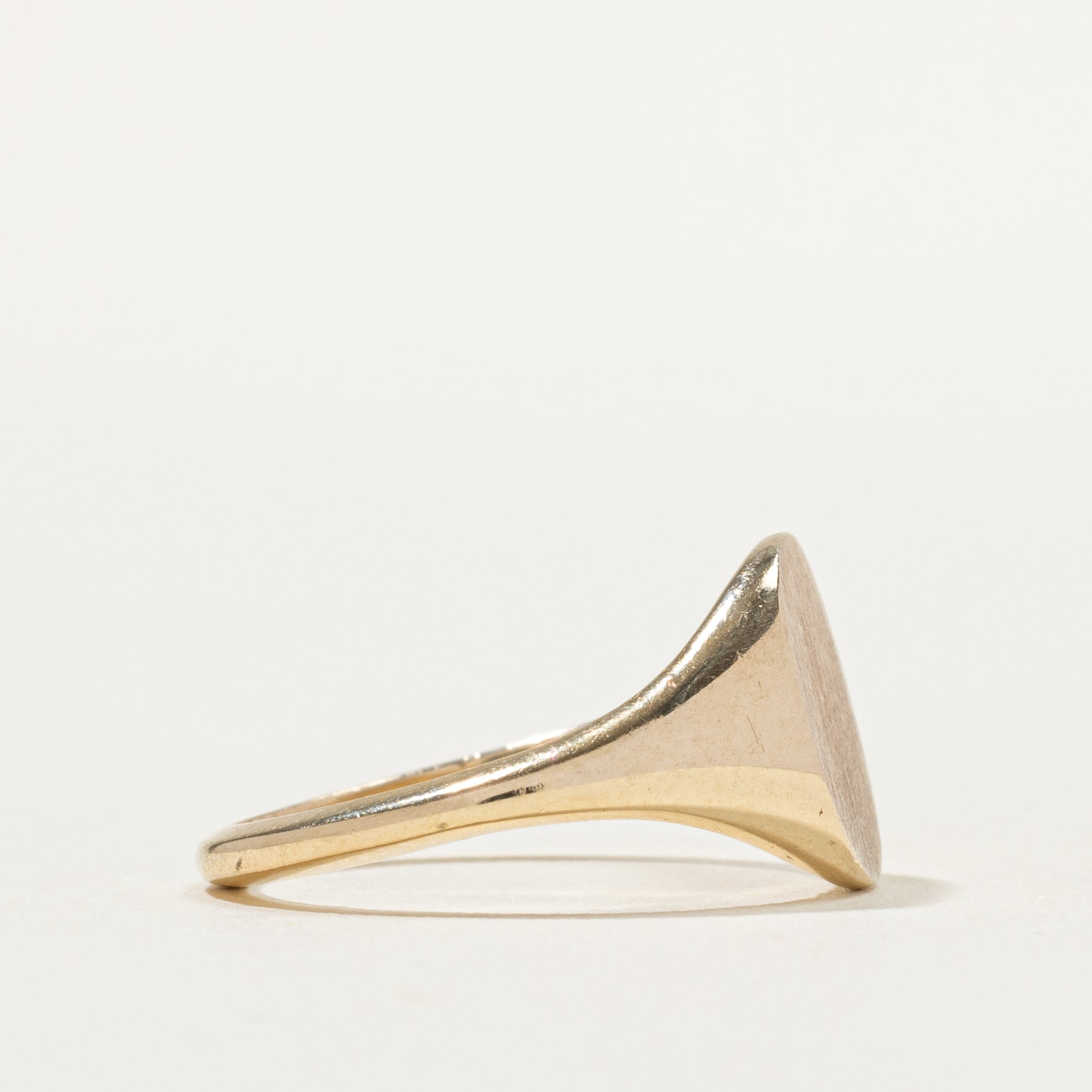 10k Yellow Gold Plain Signet Ring | SZ 5.75