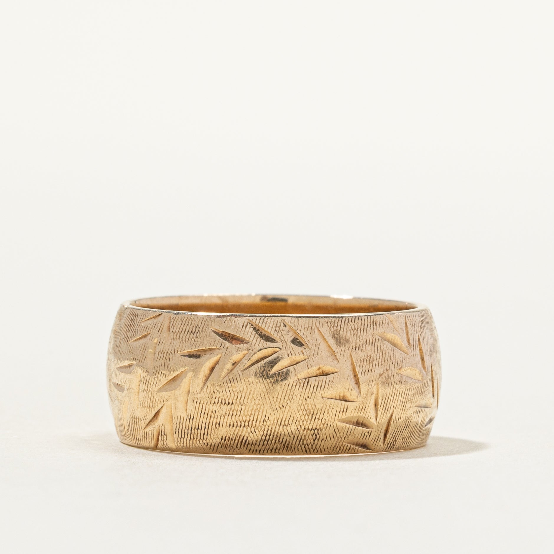 14k Yellow Gold Engraved Cigar Band | 8.03mm | SZ 6