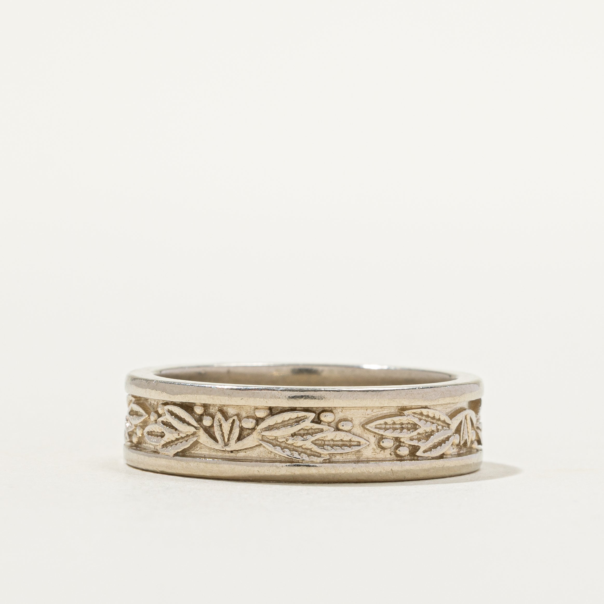 14k White Gold Leaf Embossed Band | 6.16mm | SZ 10