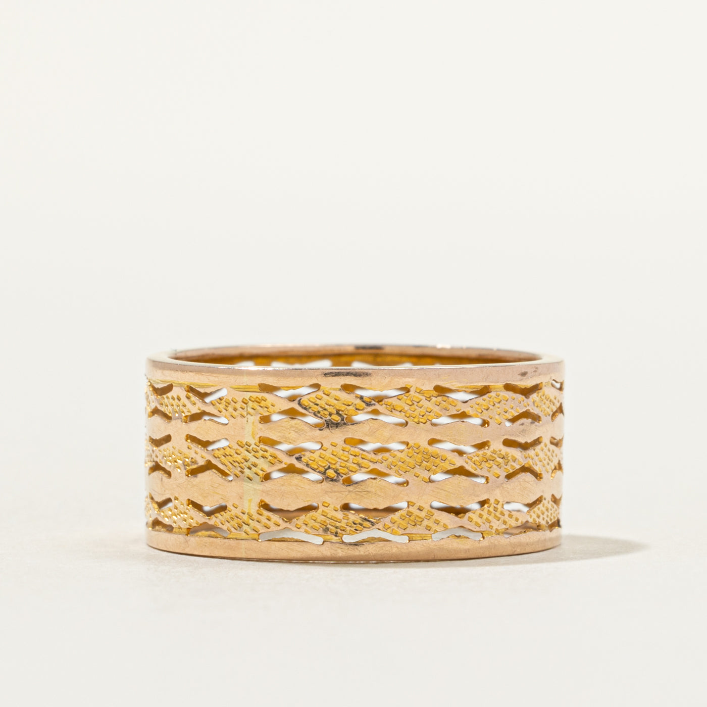 15k Yellow Gold Openwork Textured Band | 8.76mm | SZ 6.5