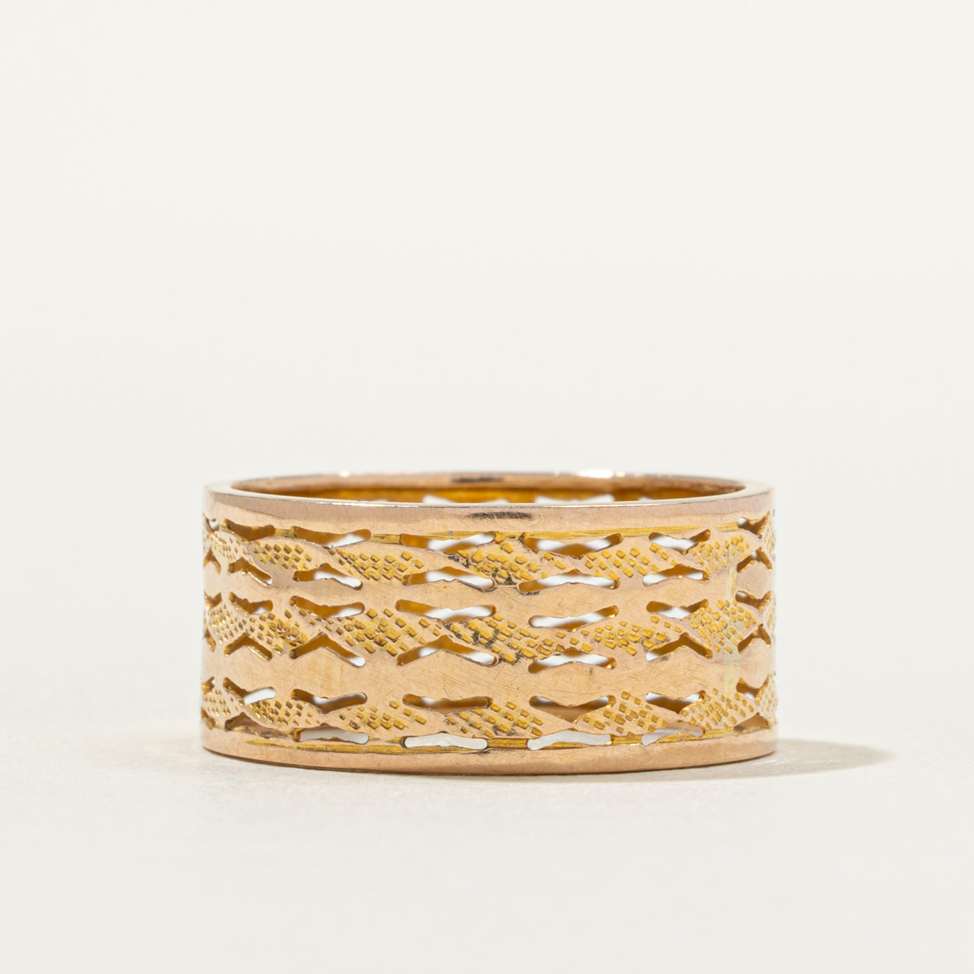 15k Yellow Gold Openwork Textured Band | 8.76mm | SZ 6.5