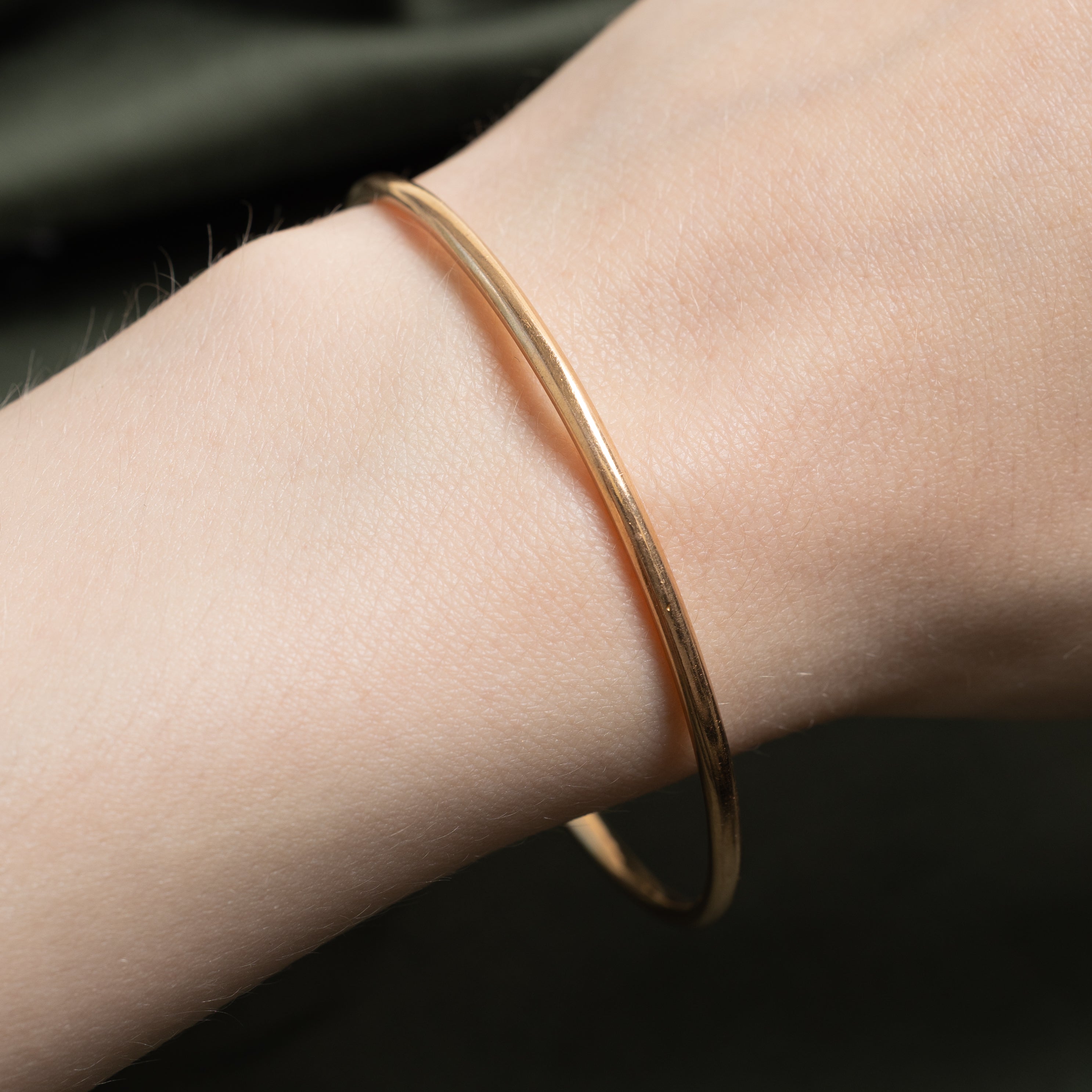 18k Yellow Gold Thin Bangle | 7.5"