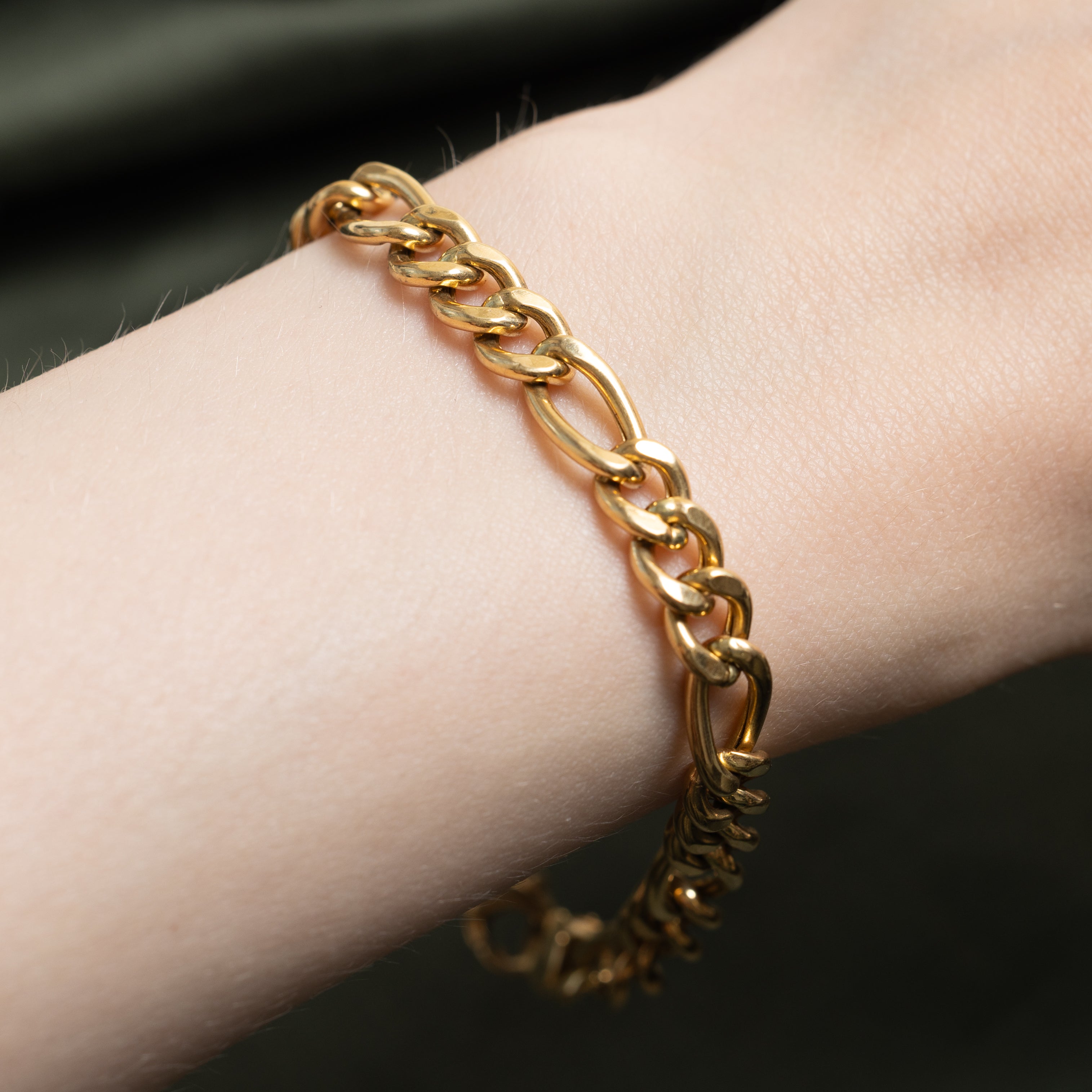 18k Yellow Gold Figaro Chain Bracelet | 7.5"