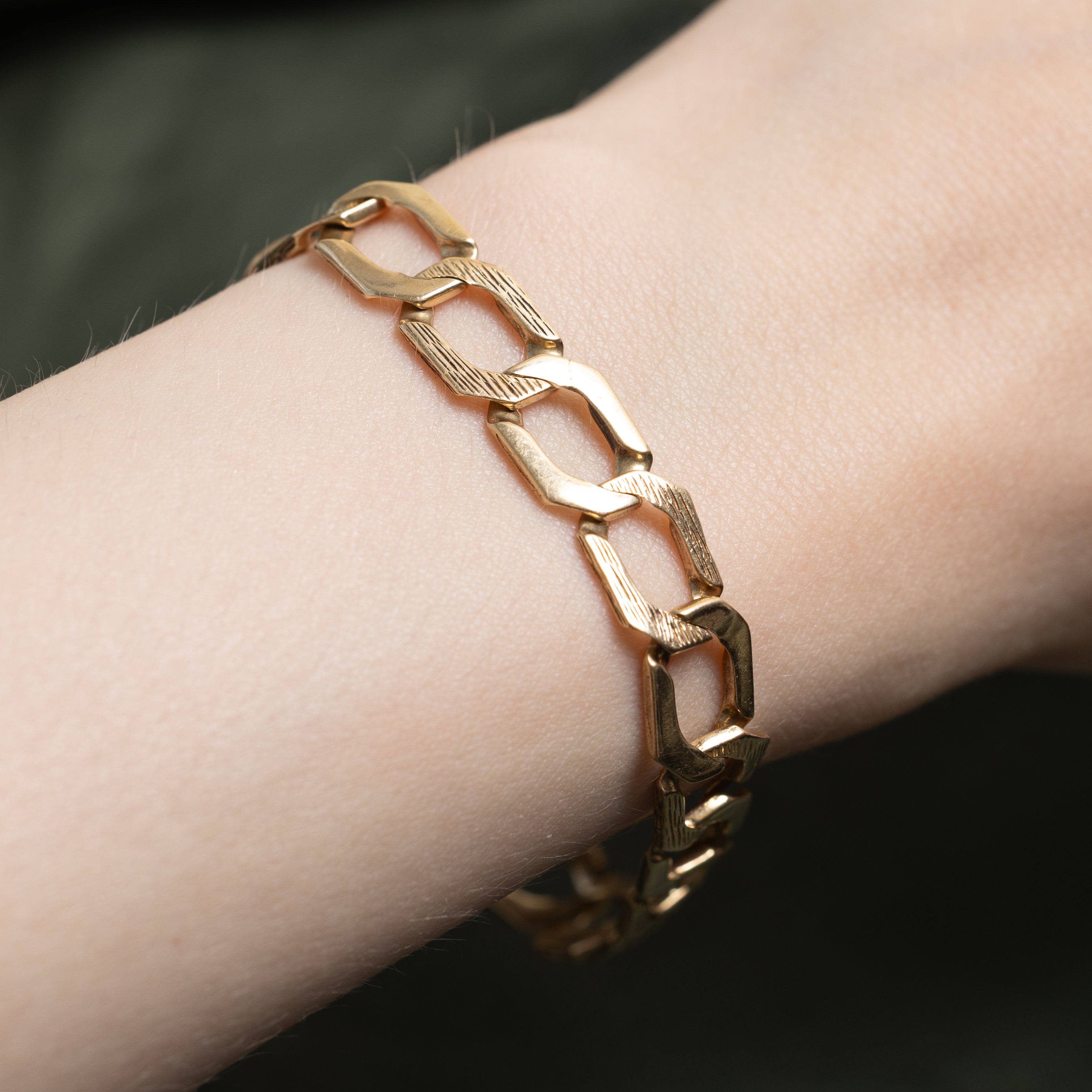 10k Yellow Gold Textured Curb Link Bracelet | 7.5"