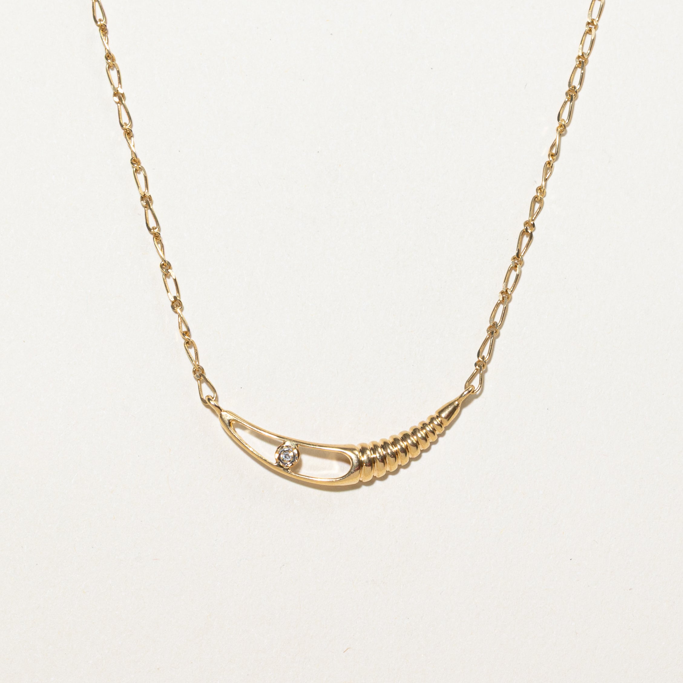 18k Floating Diamond Grooved Pendant Necklace | 0.005ct | 16"