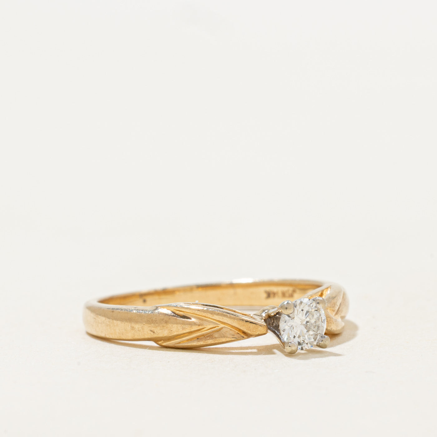 Bague solitaire diamant à pointe conique inversée | 0,17 ct | Taille 5,25