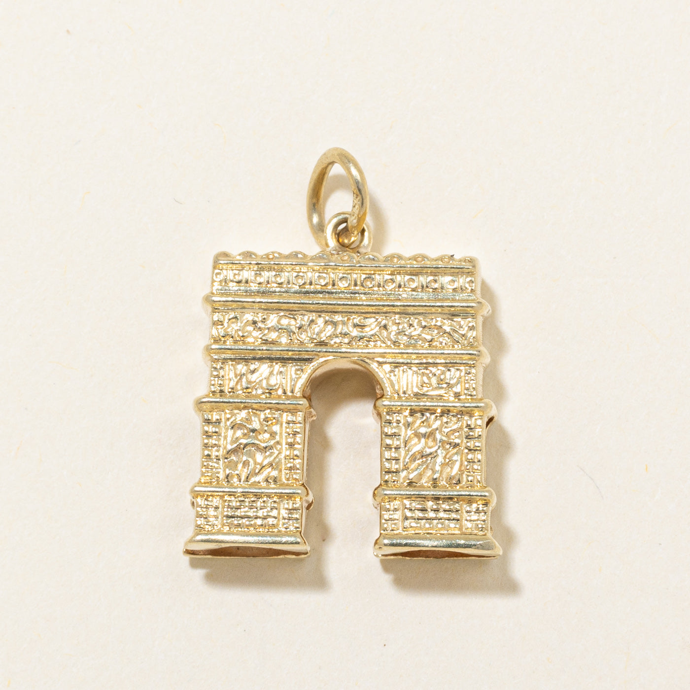 Pendentif Arc De Triomphe en or jaune 14 carats