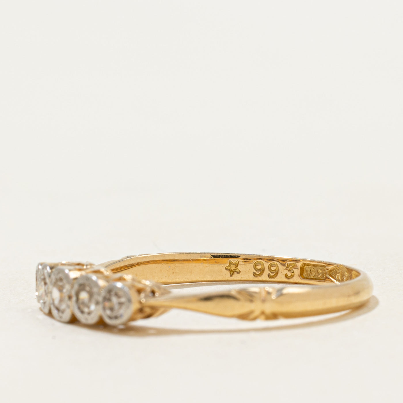 Bague en or 18 carats sertie de cinq diamants taille ancienne | 0,20 ct au total | Taille 7,5