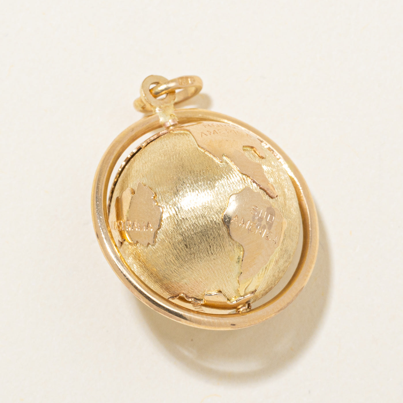 18k Yellow Gold Globe Pendant