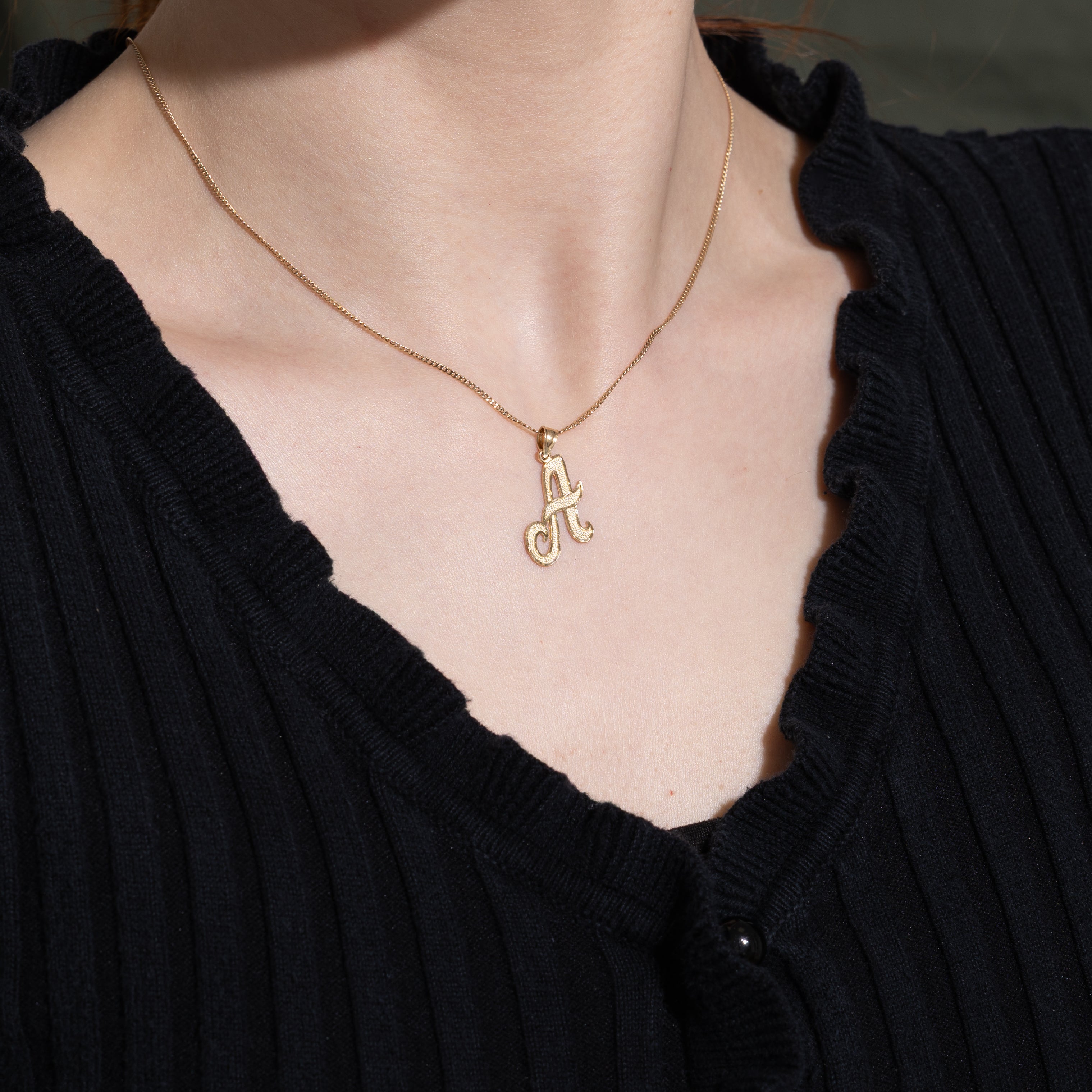 Pendentif initial « A » en or jaune 10 carats