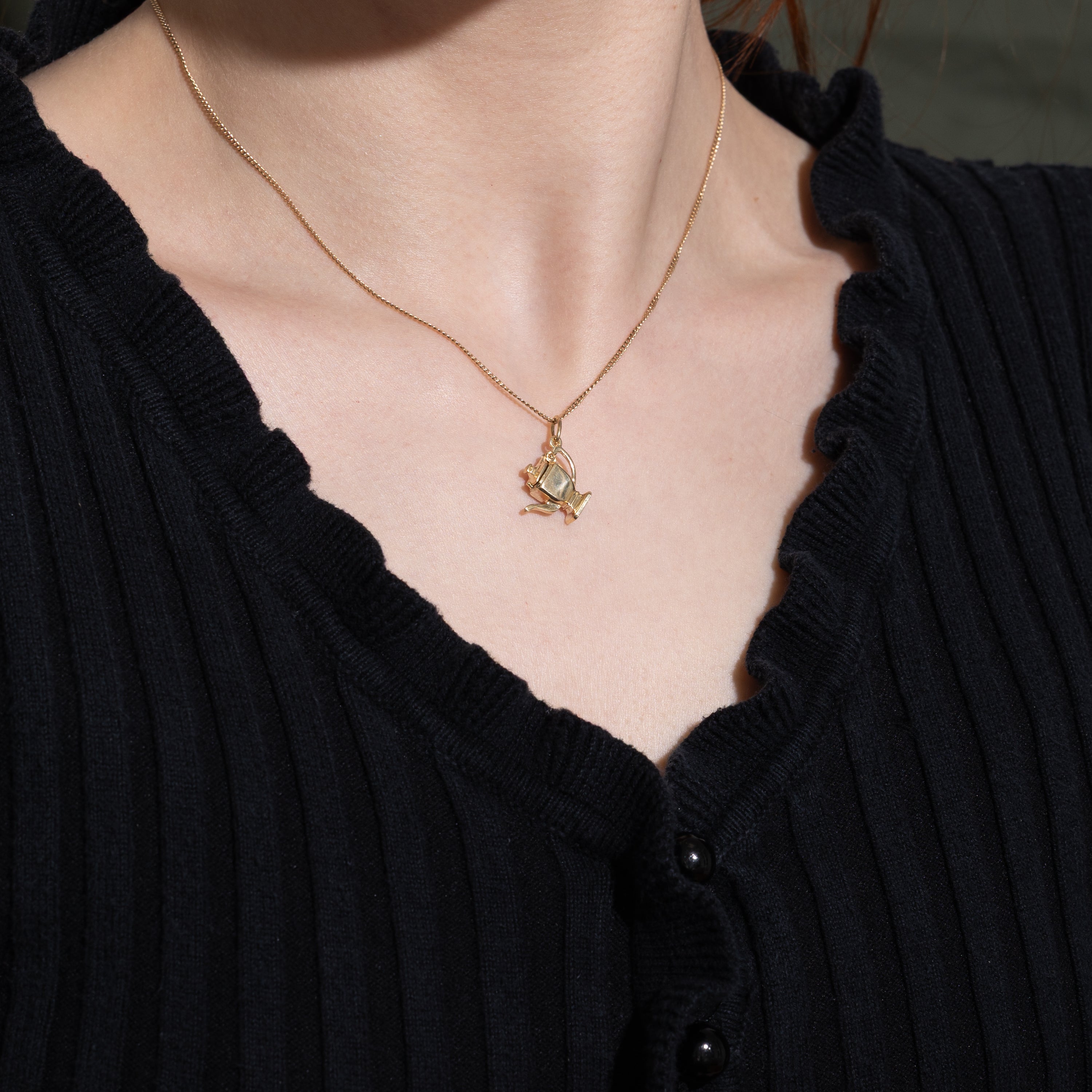 Breloque théière en or jaune 10 carats