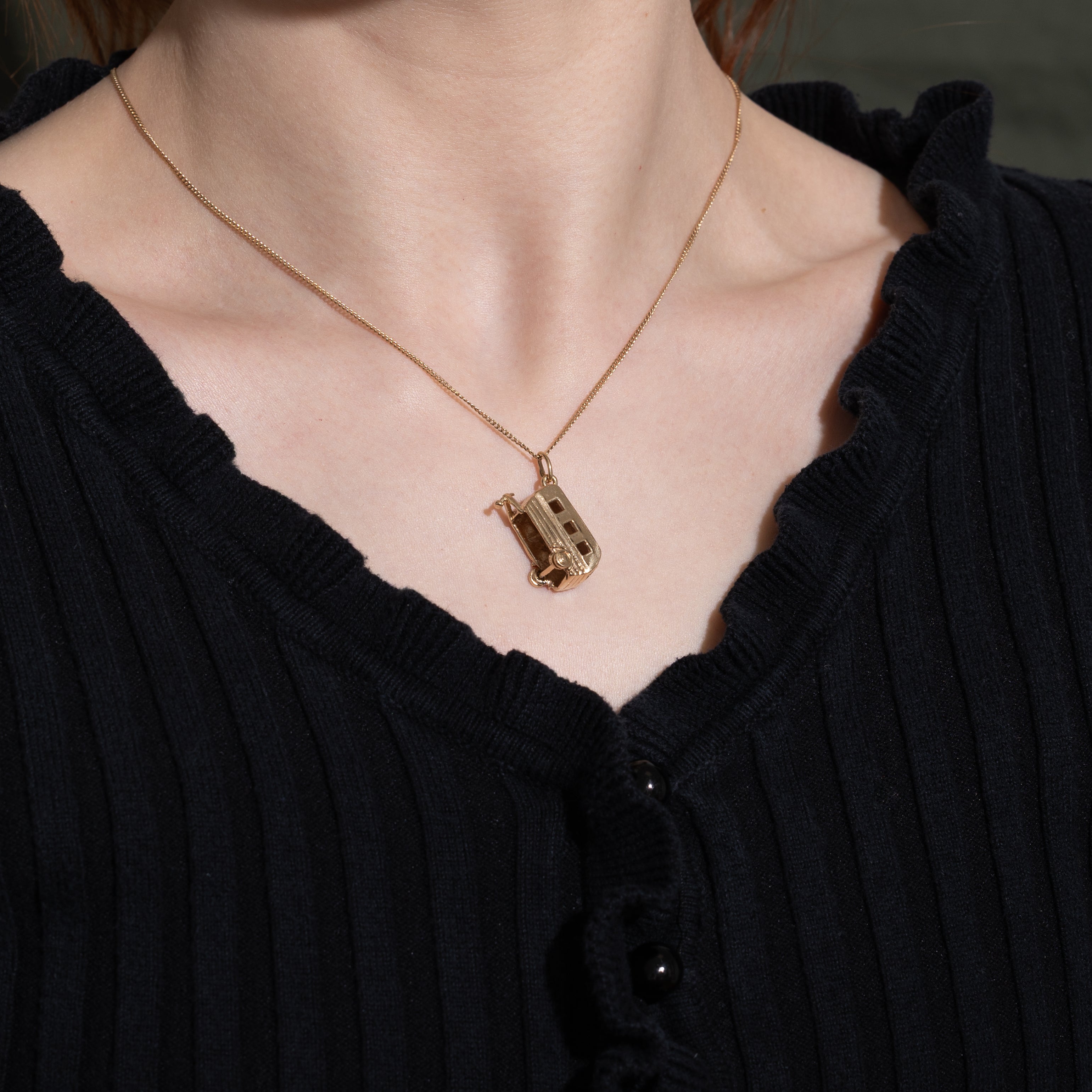 10k Yellow Gold Trailer Charm