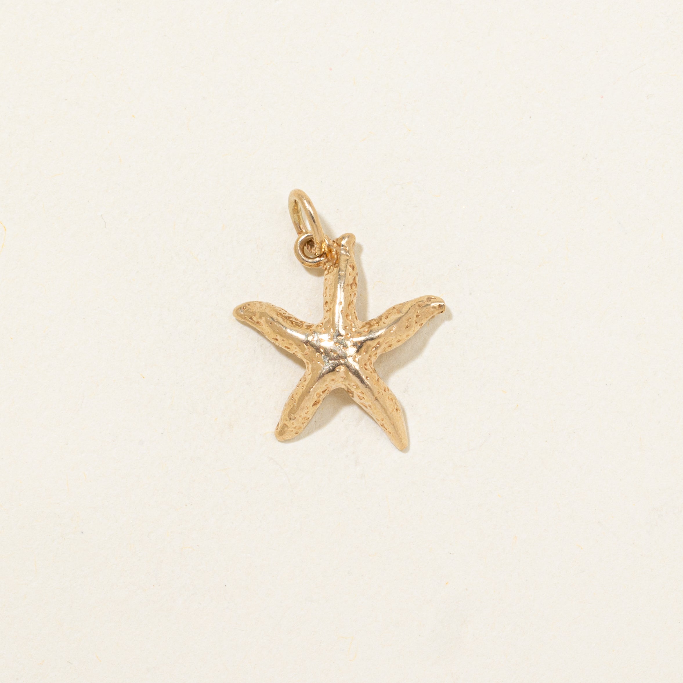 Breloque étoile de mer en or jaune 10 carats