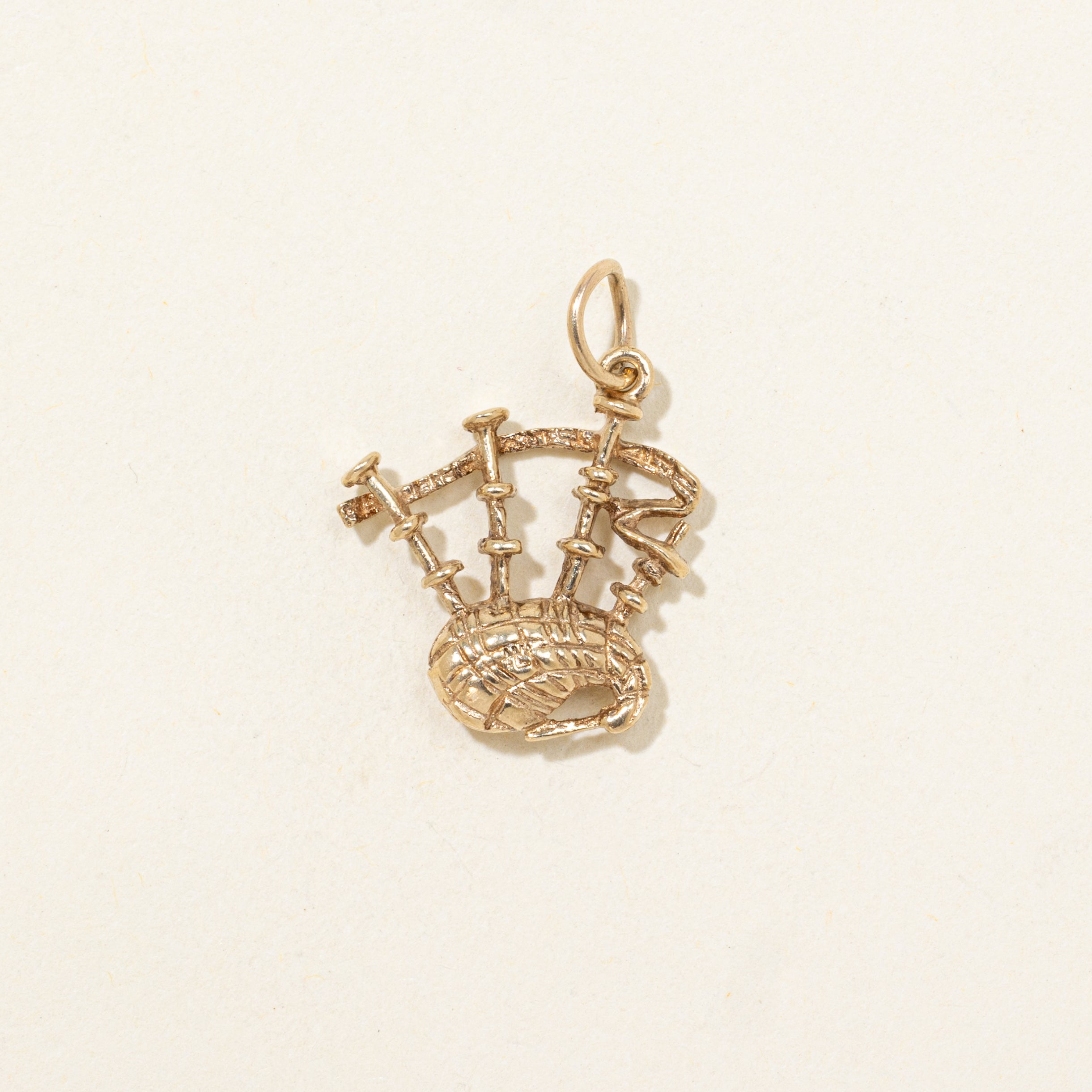 9k Yellow Gold Bagpipes Charm