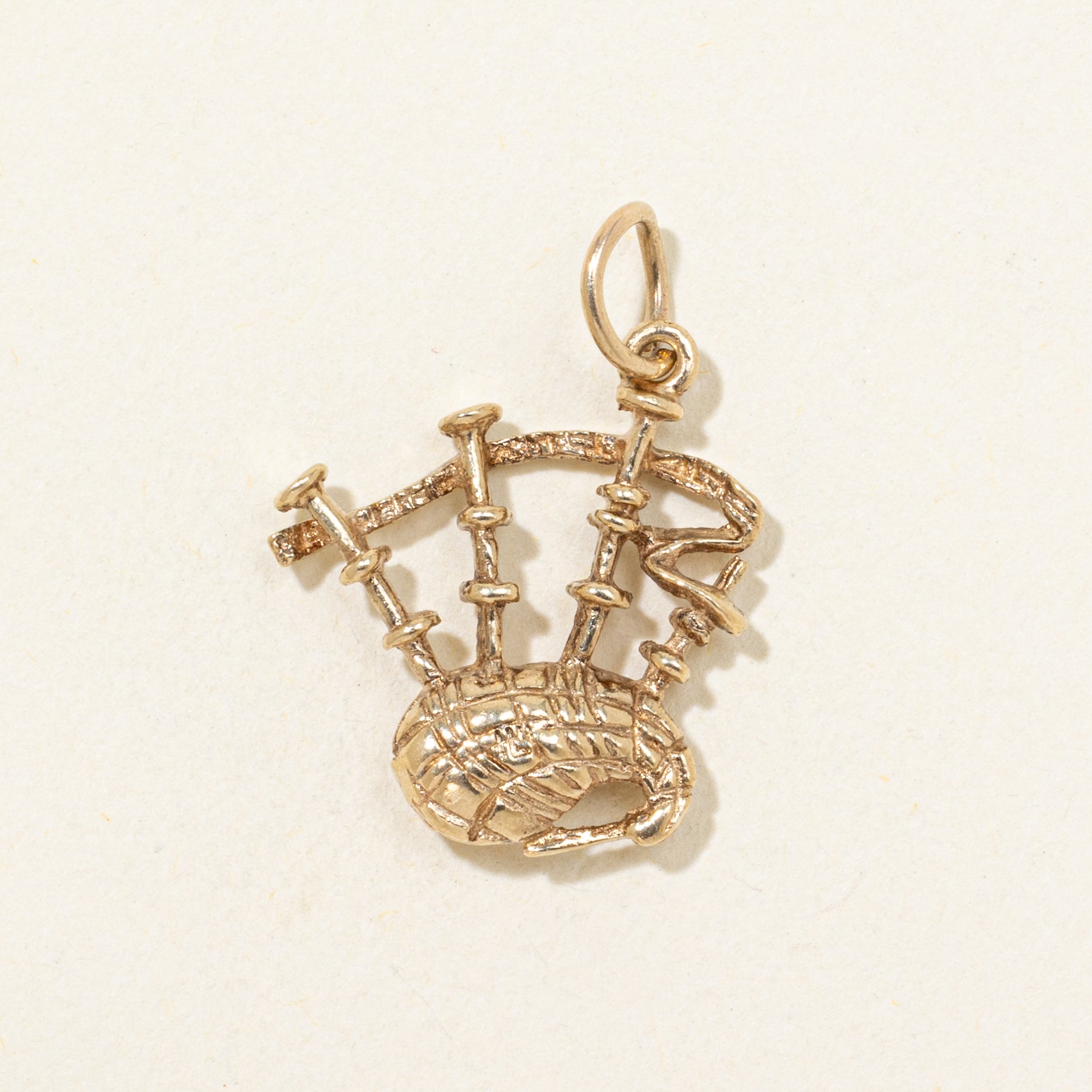 9k Yellow Gold Bagpipes Charm