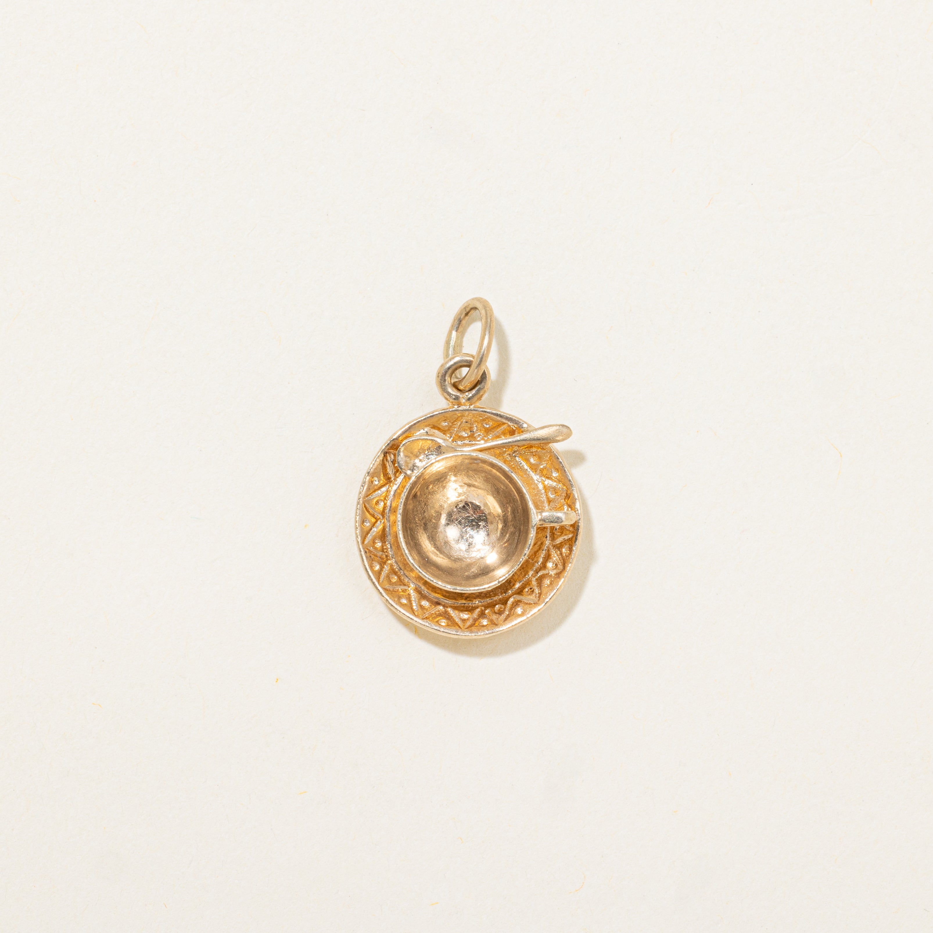 Breloque tasse à thé en or jaune 10 carats