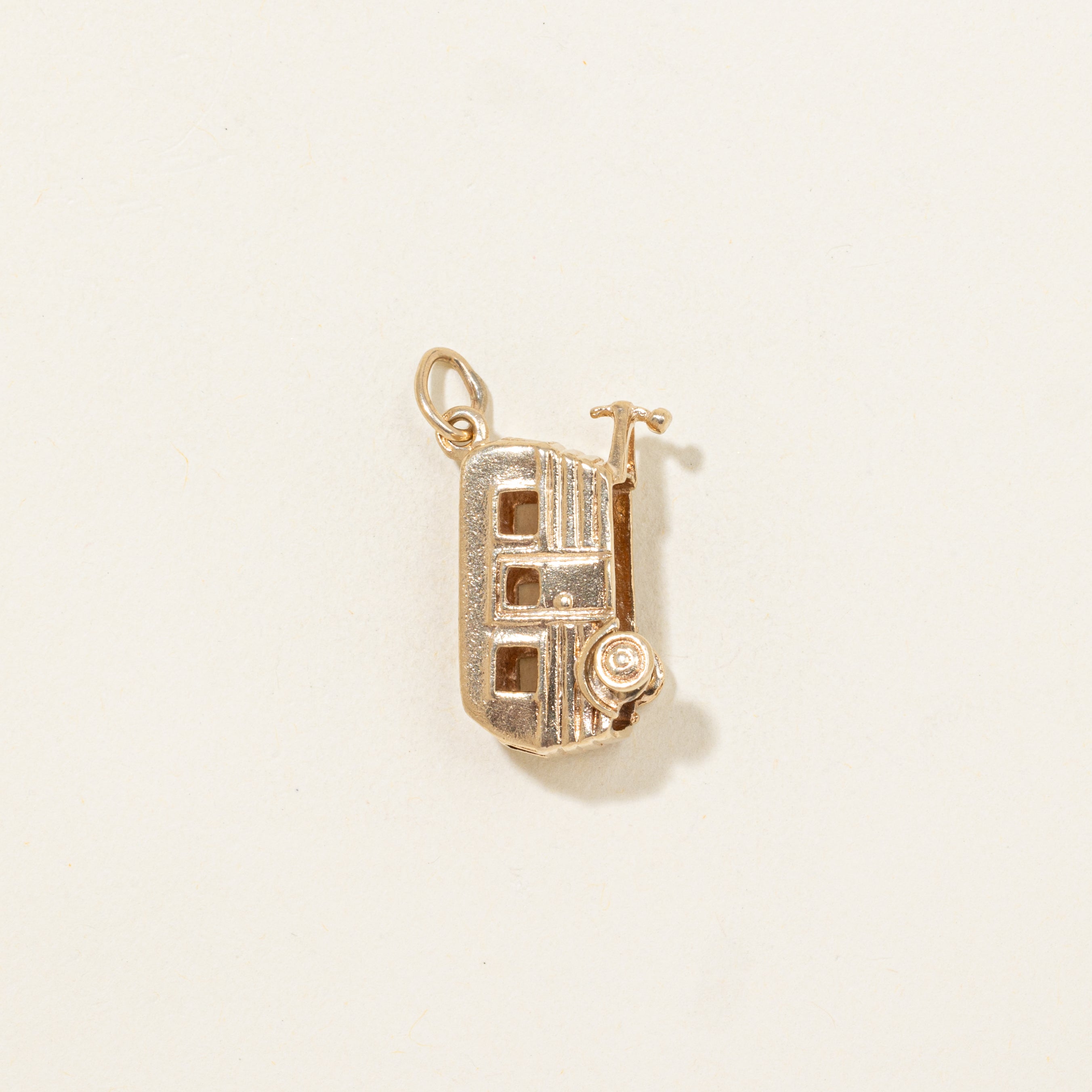 Breloque remorque en or jaune 10 carats