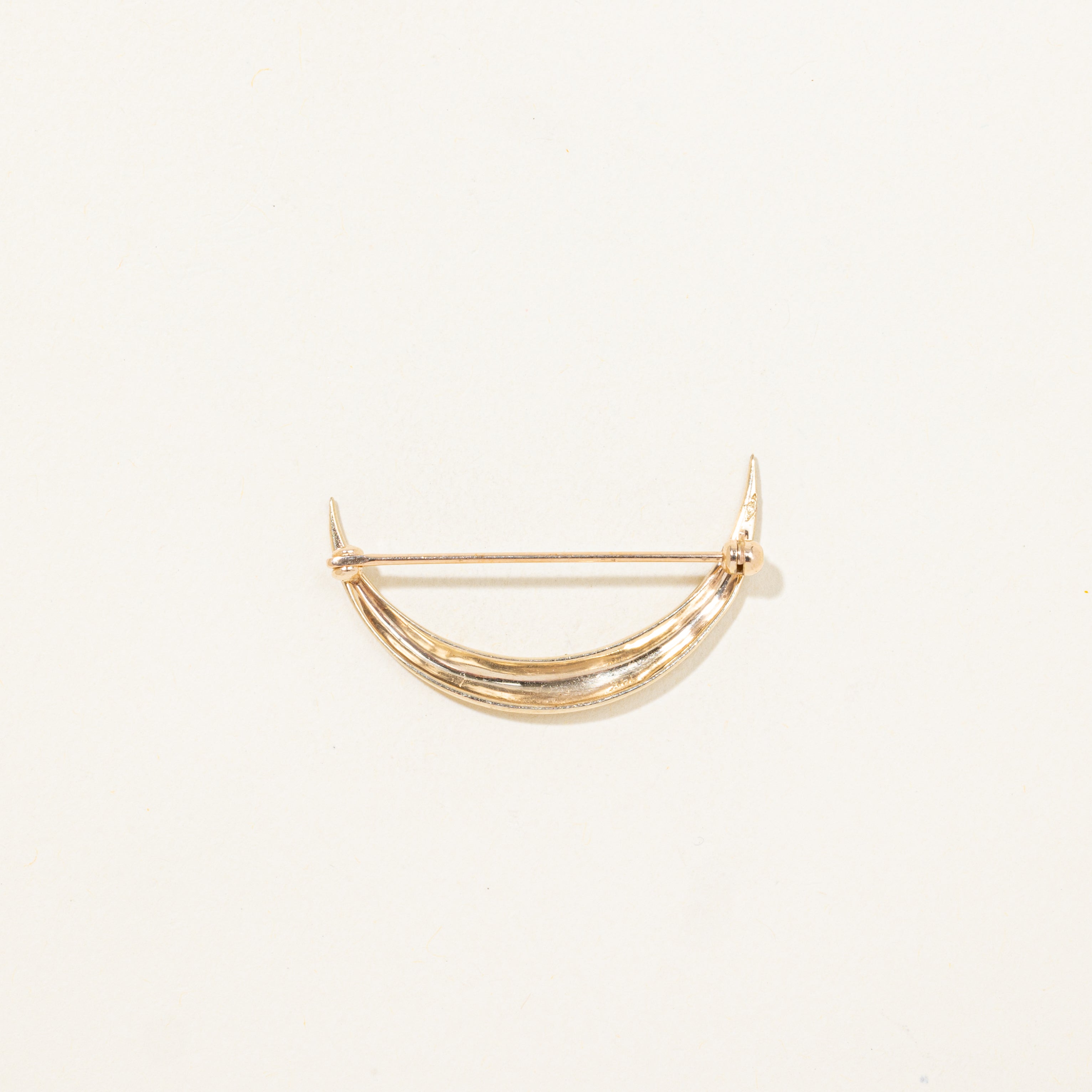 14k Yellow Gold Crescent Moon Brooch