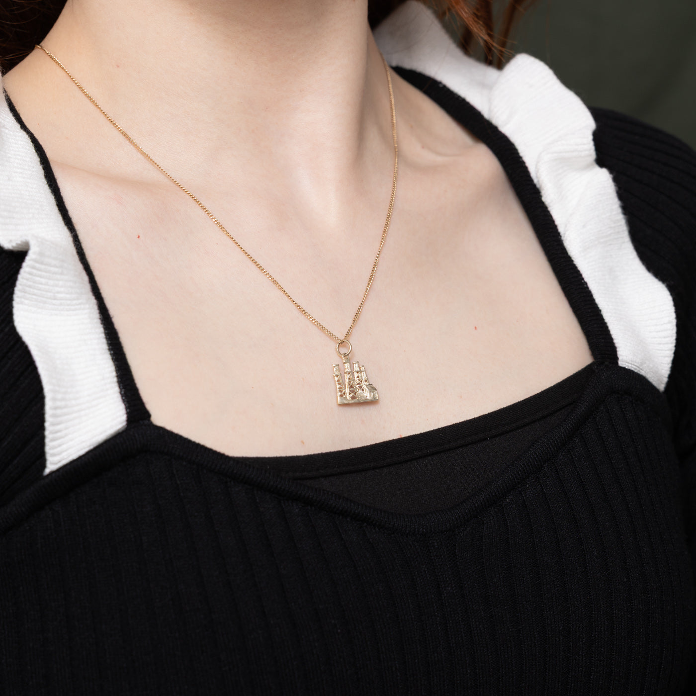 Breloque de terrain de plate-forme pétrolière en or jaune 10 carats