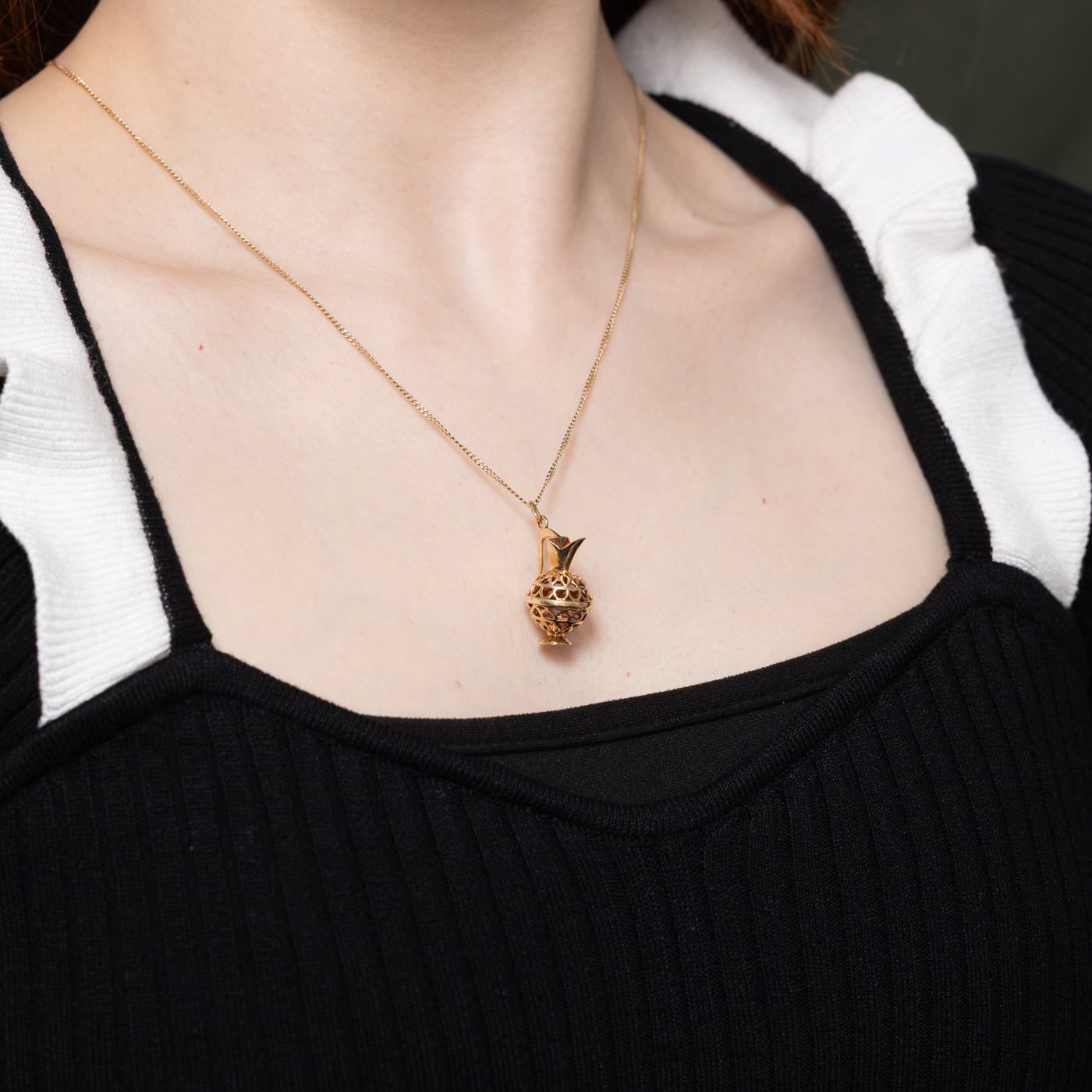 Charme de pichet ajouré