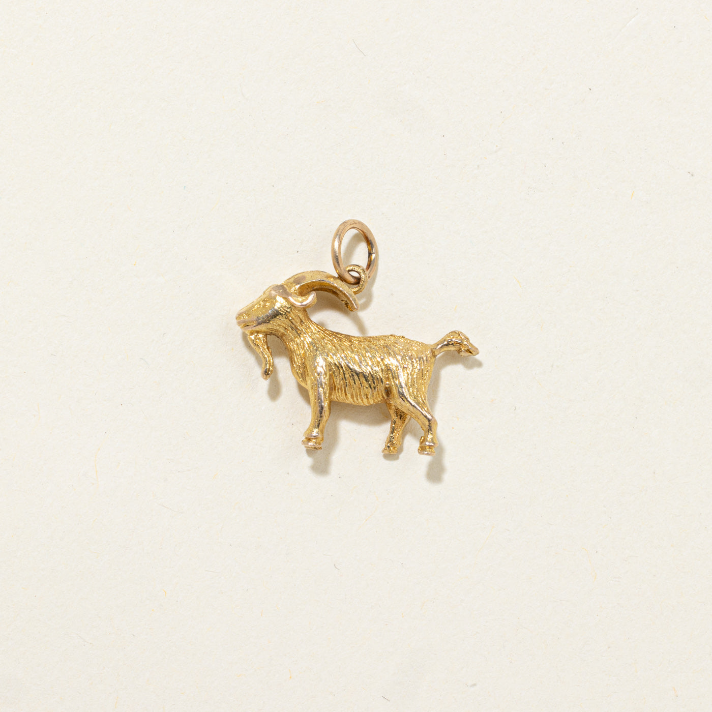 Breloque chèvre en or jaune 9 carats de Birmingham, 1960