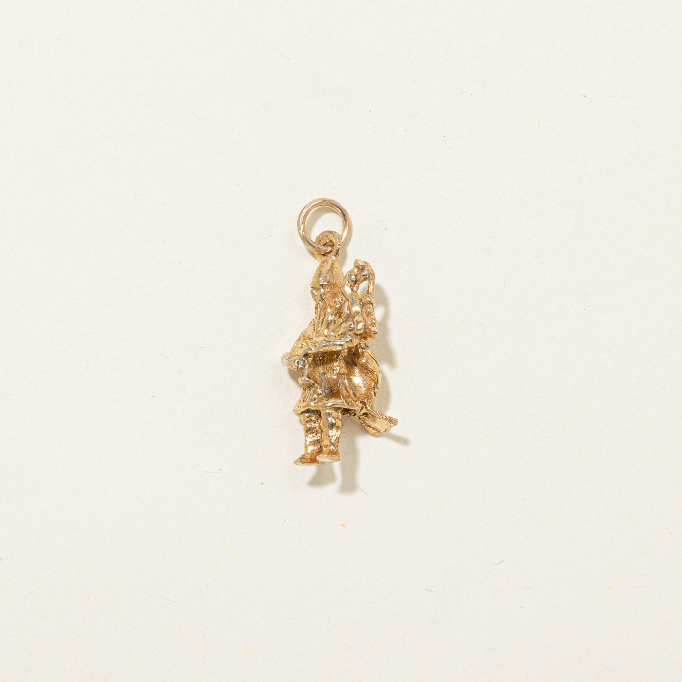 Breloque de joueur de cornemuse 9K