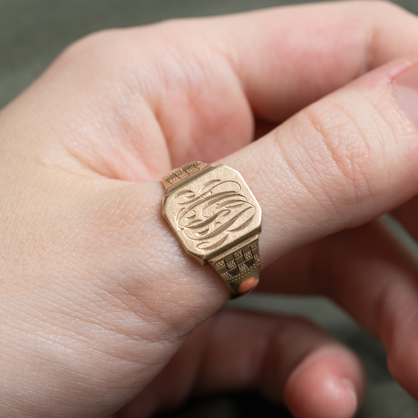 10K "HGB" Initial Signet Ring | SZ 10.75