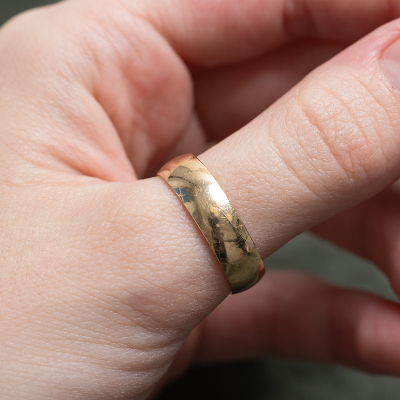 14K Yellow Gold Plain Band | 5.95mm | SZ 10.25