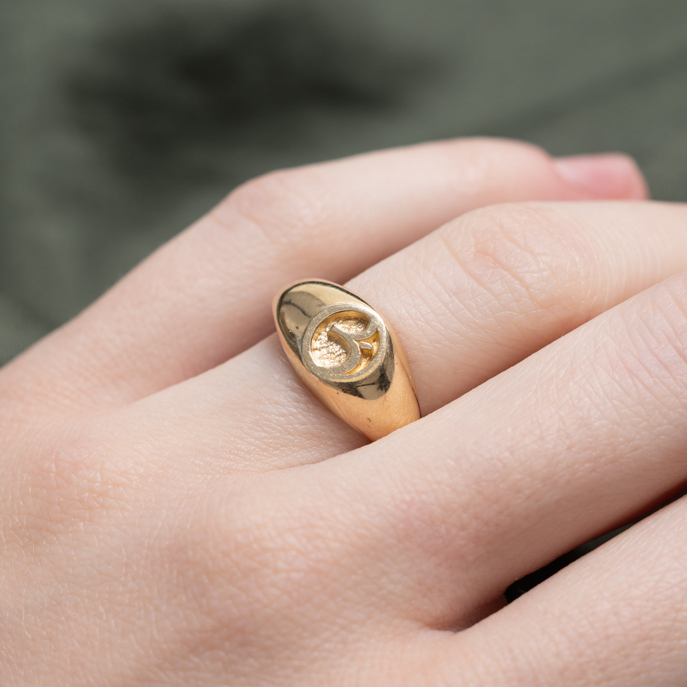 14K Brescia Alumae Signet Ring | SZ 5