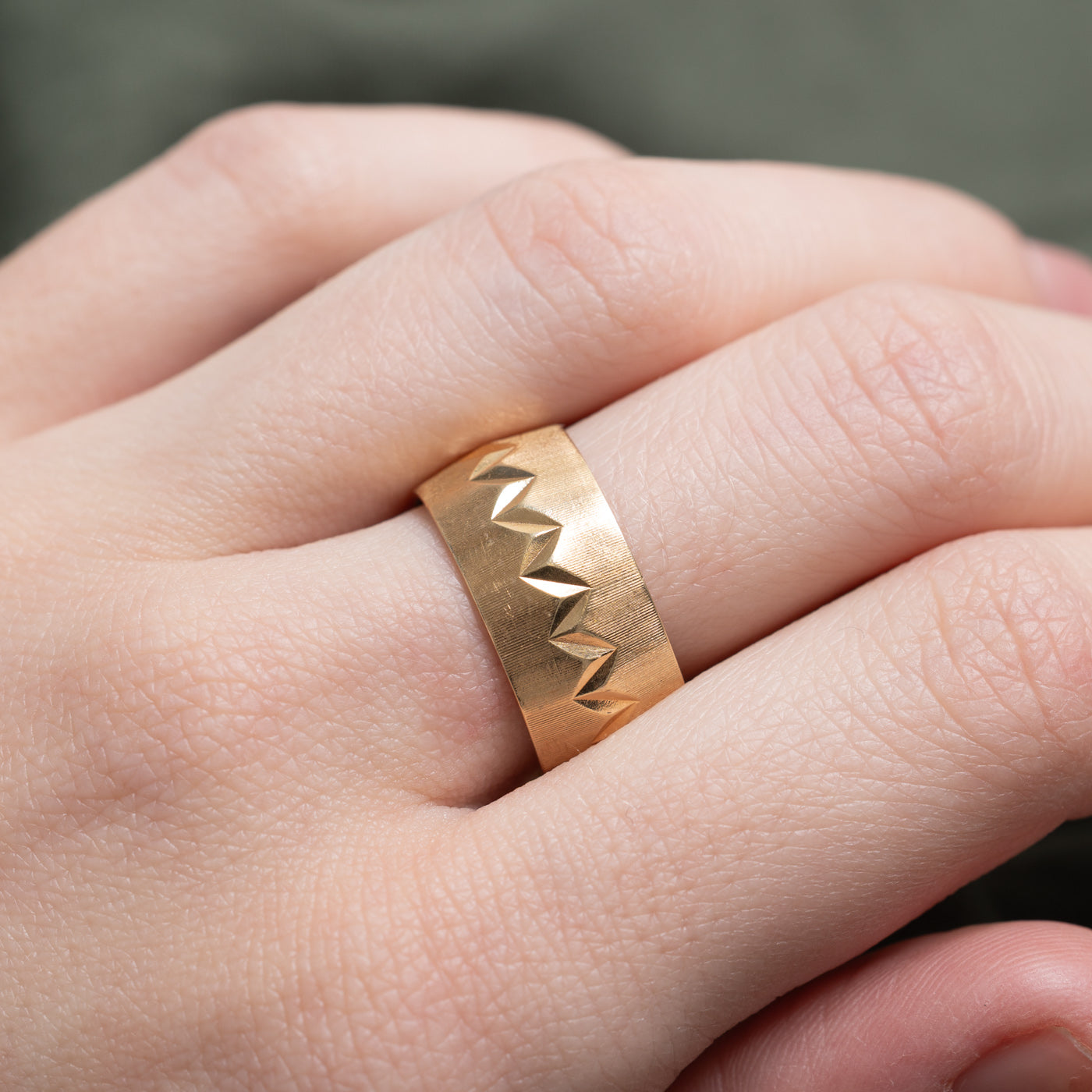 Canadian 14K Zigzag Engraved Cigar Band | 9.60mm | SZ 7.75