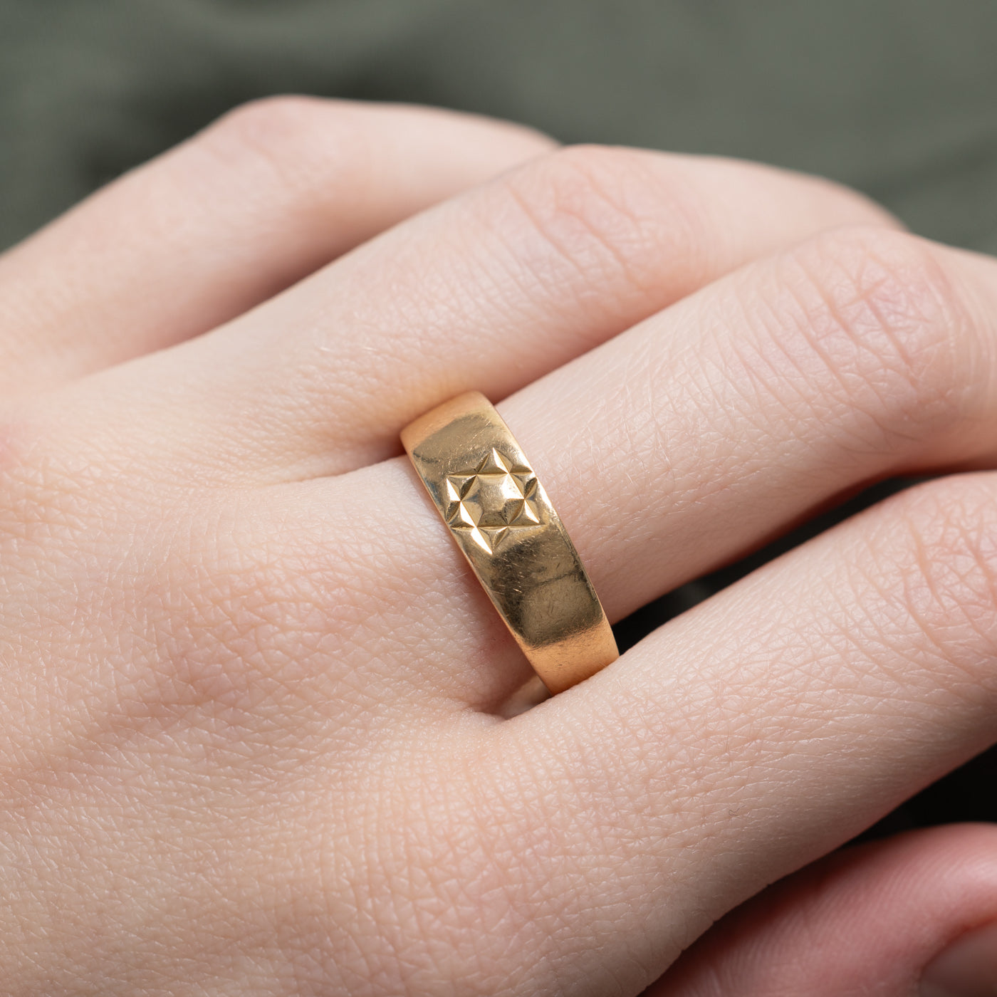 Canadian 14K Star of David Band | 6.70mm | SZ 9