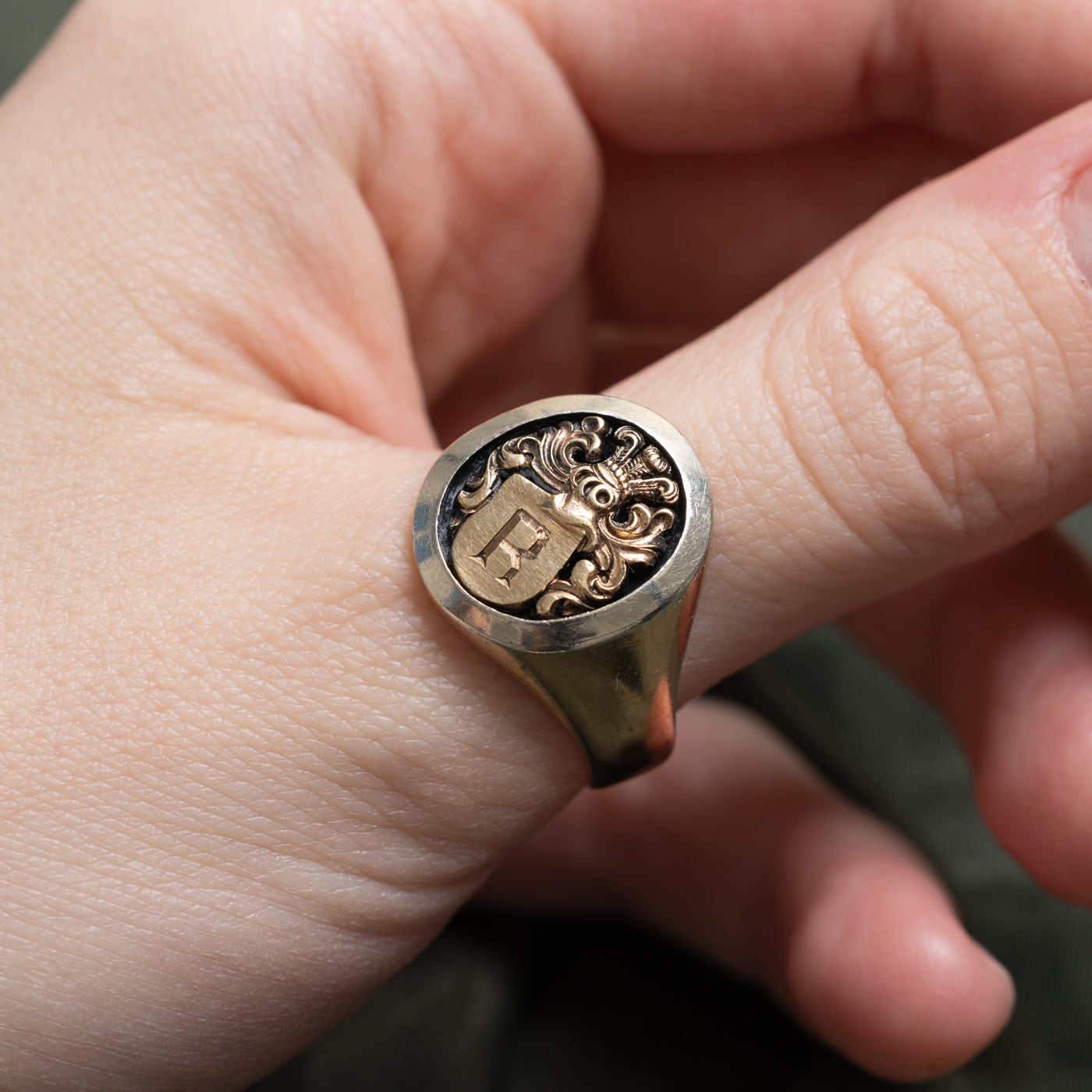 10K Yellow Gold "R" Initial Crest Signet Ring | SZ 11
