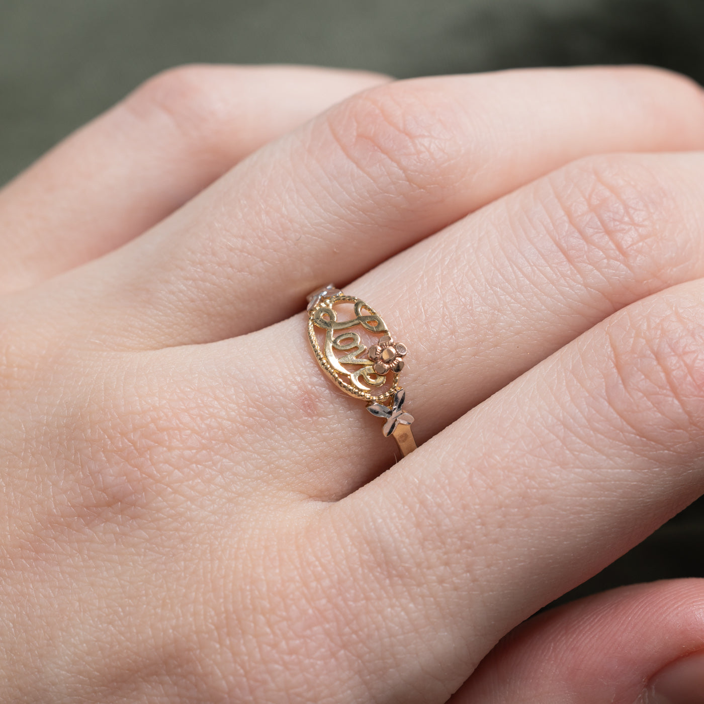 10K Tri Tone Gold Floral "Love" Ring | SZ 7.25