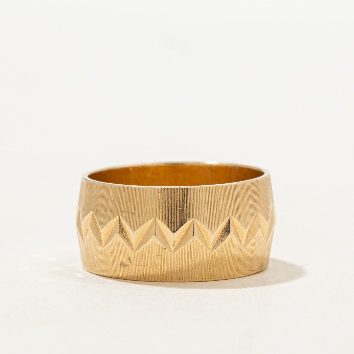 Canadian 14K Zigzag Engraved Cigar Band | 9.60mm | SZ 7.75