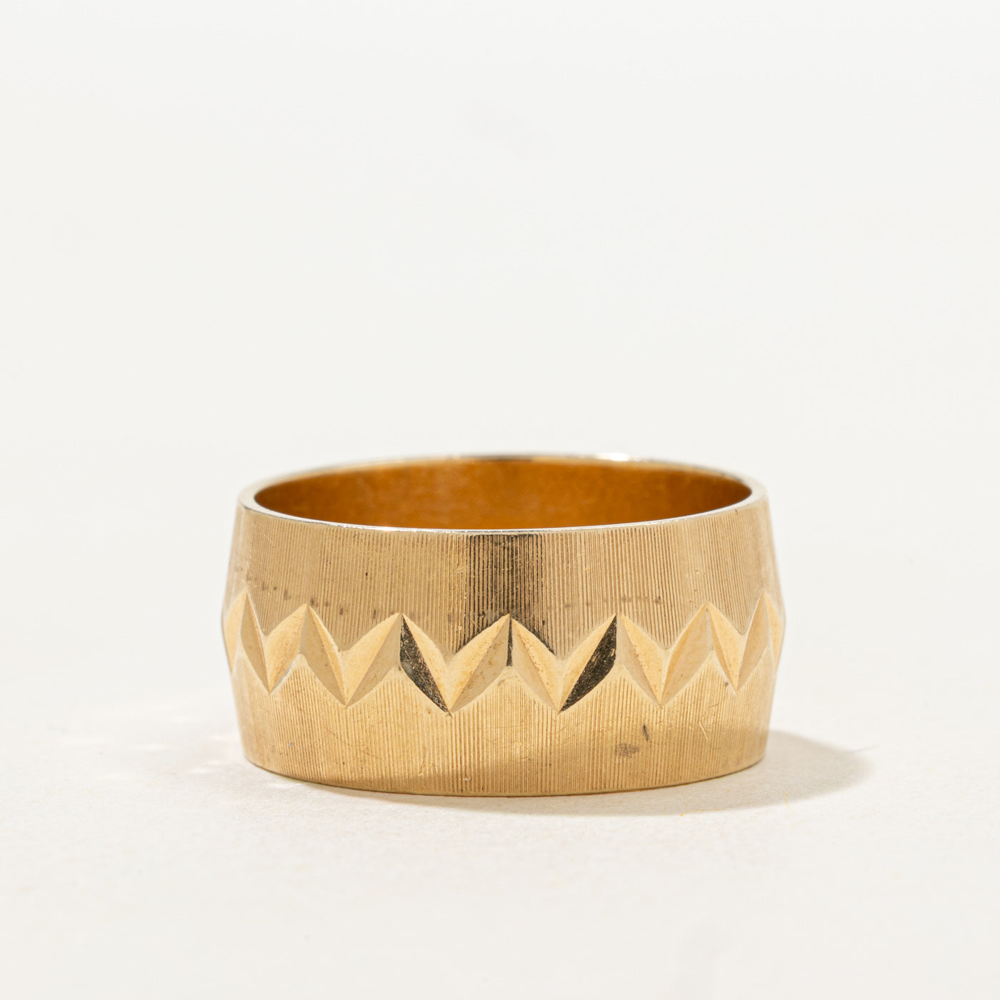 Canadian 14K Zigzag Engraved Cigar Band | 9.60mm | SZ 7.75